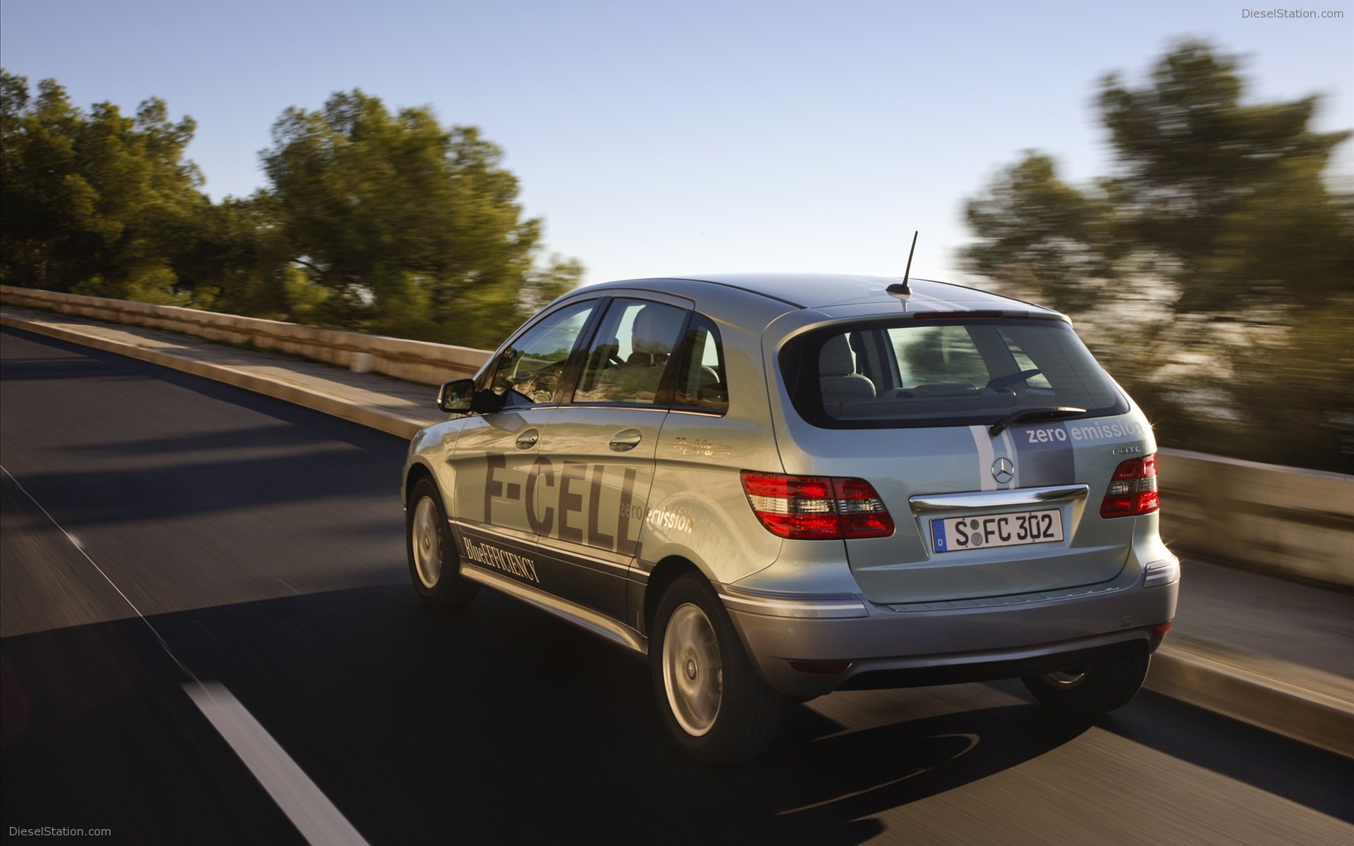 Mercedes Benz B-Class F-CELL