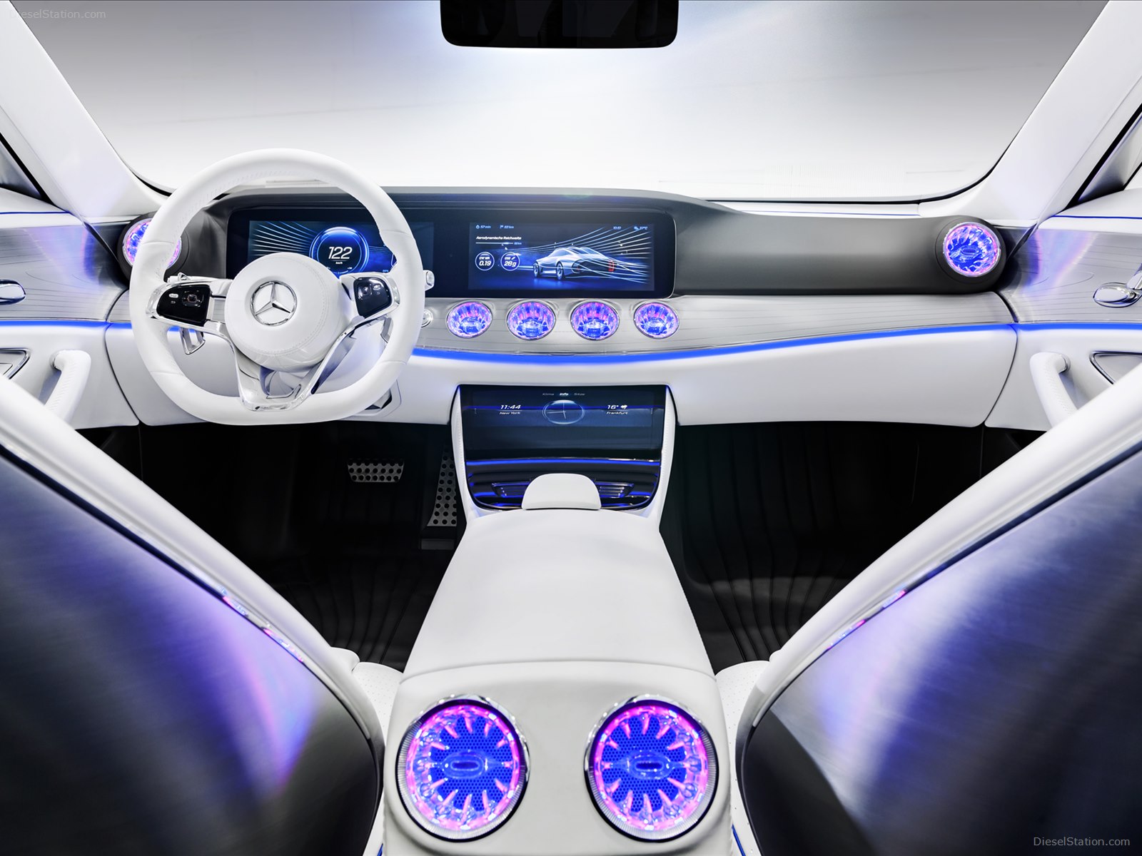 Mercedes Benz IAA Concept 2016