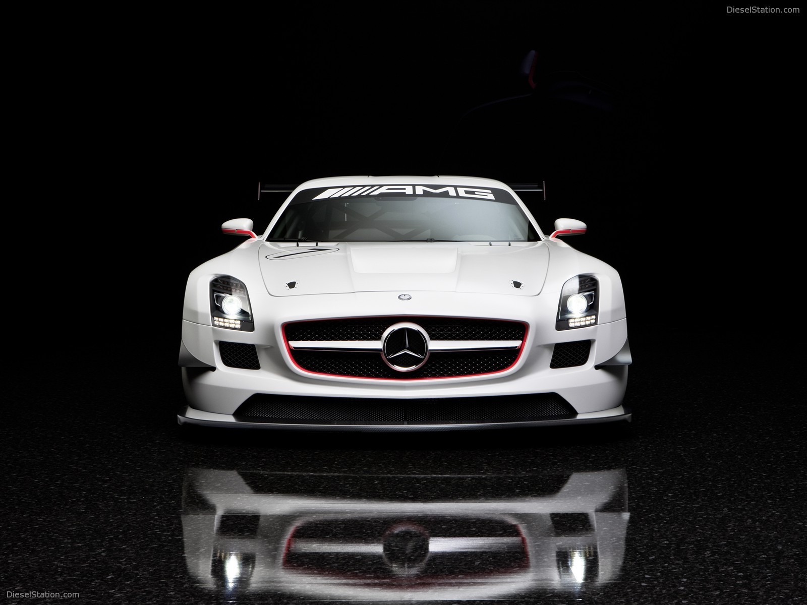 Mercedes-Benz SLK300 Diamond White Edition 2010