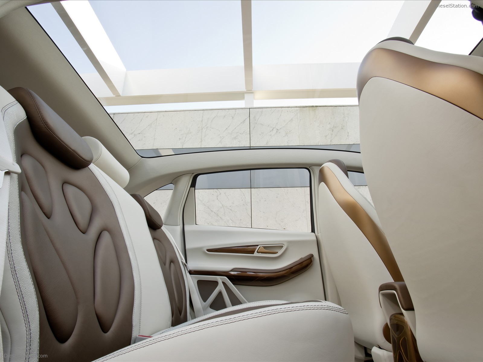 Mercedes-Benz BlueZERO E-CELL PLUS