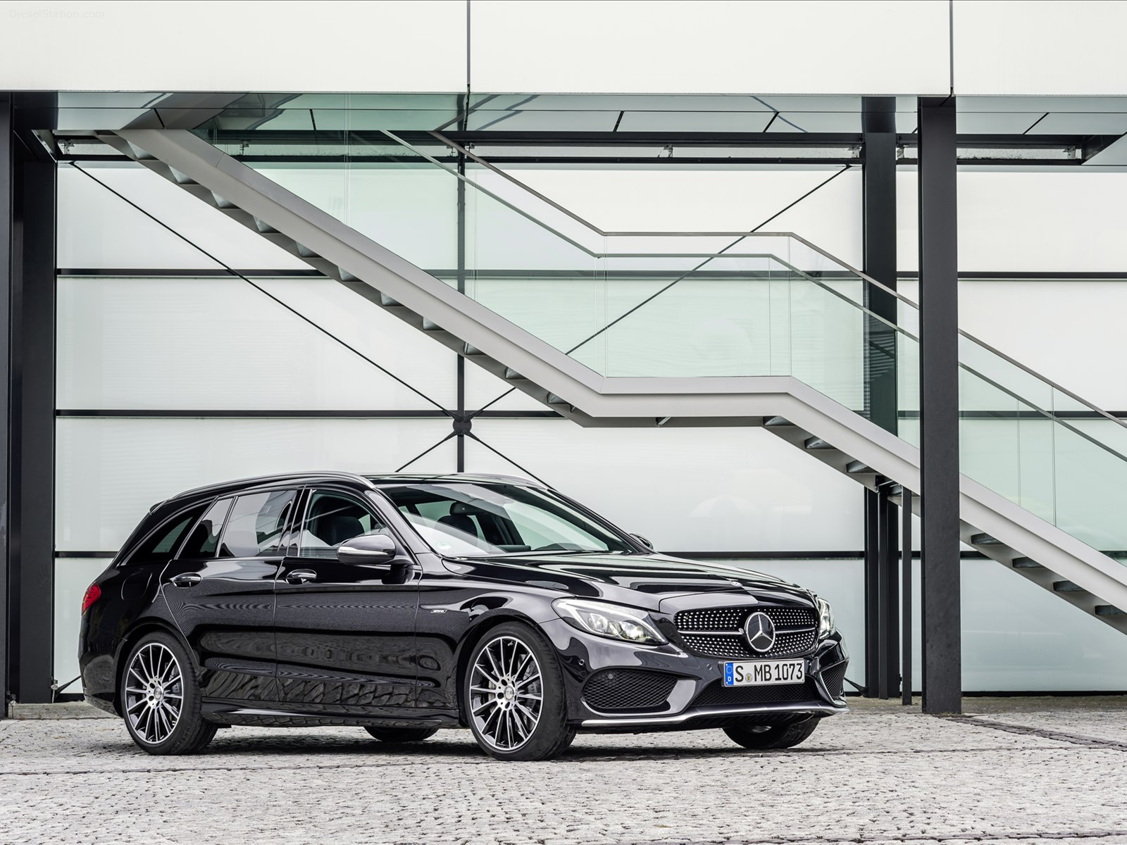 Mercedes-Benz C 450 AMG Sport 4MATIC 2016 Mercedes-Benz C 450 AMG Sport 4MATIC 2016