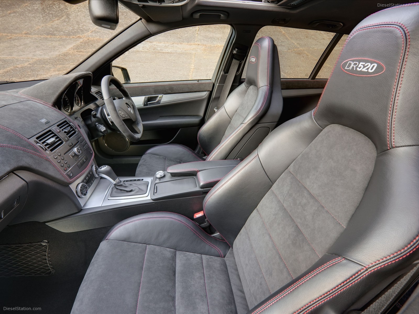 Mercedes C-Class DR 520 2011