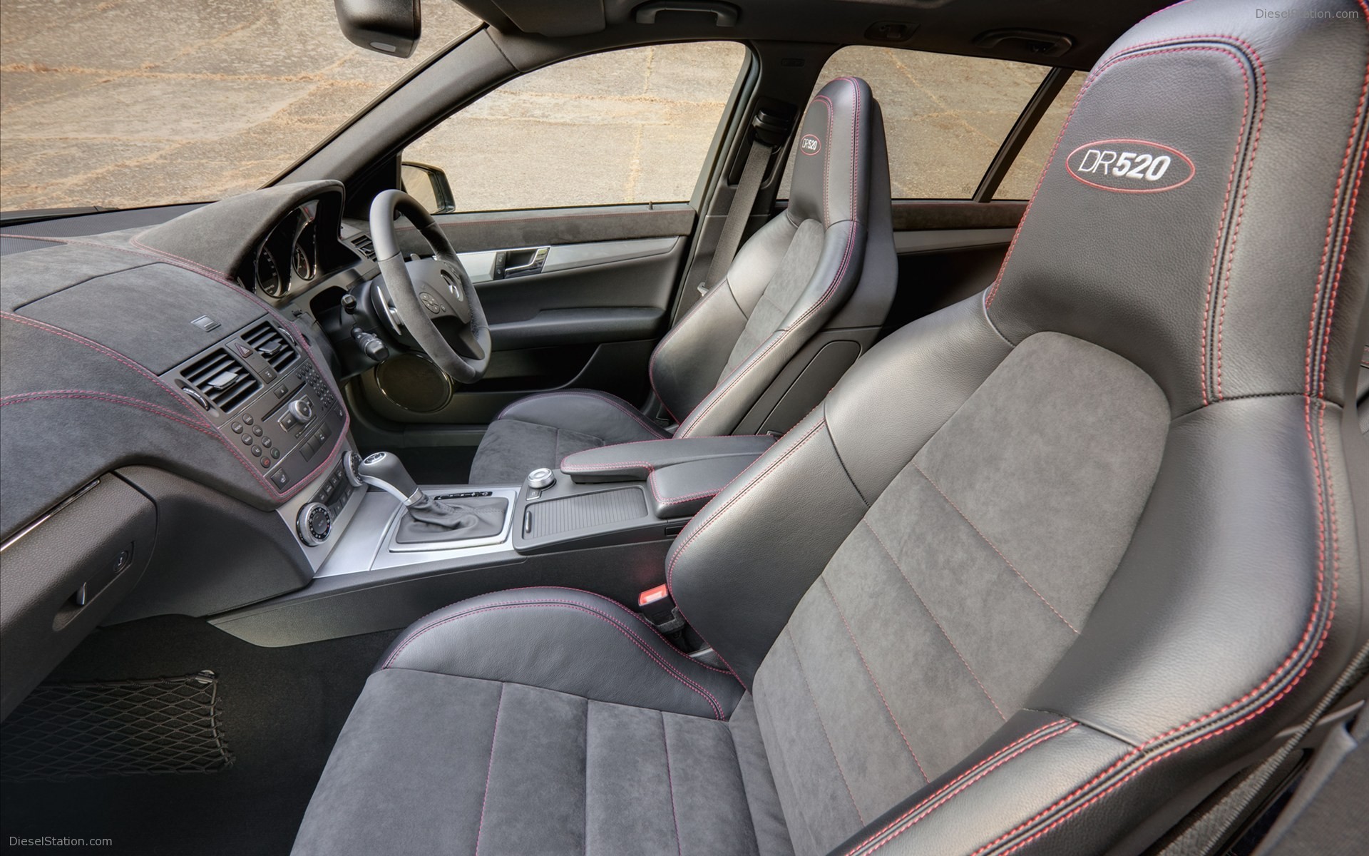 Mercedes C-Class DR 520 2011