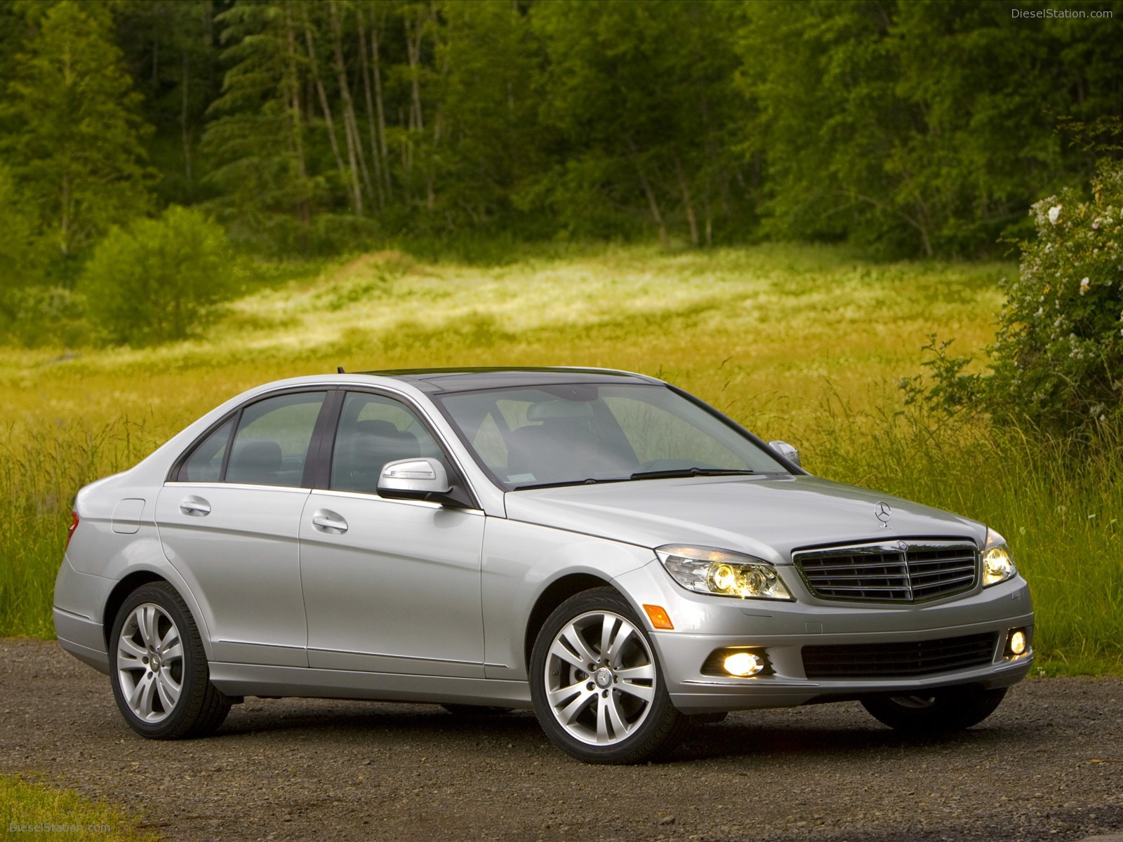 MERCEDES-BENZ C-CLASS ENHANCED FOR 2009 