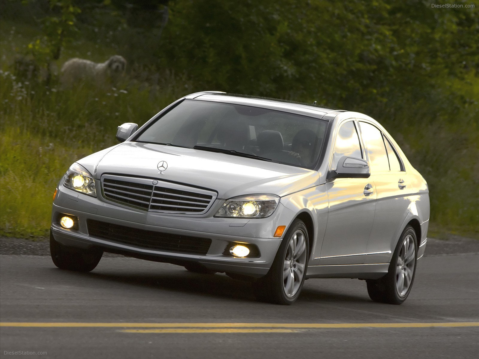 MERCEDES-BENZ C-CLASS ENHANCED FOR 2009 