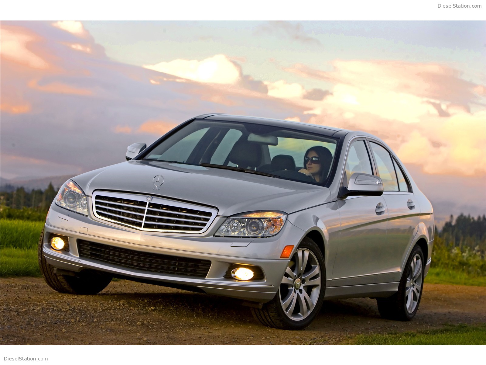 MERCEDES-BENZ C-CLASS ENHANCED FOR 2009 
