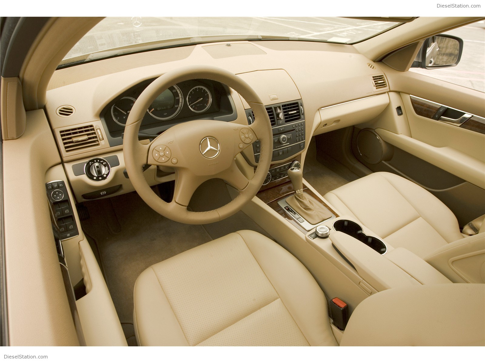 MERCEDES-BENZ C-CLASS ENHANCED FOR 2009 