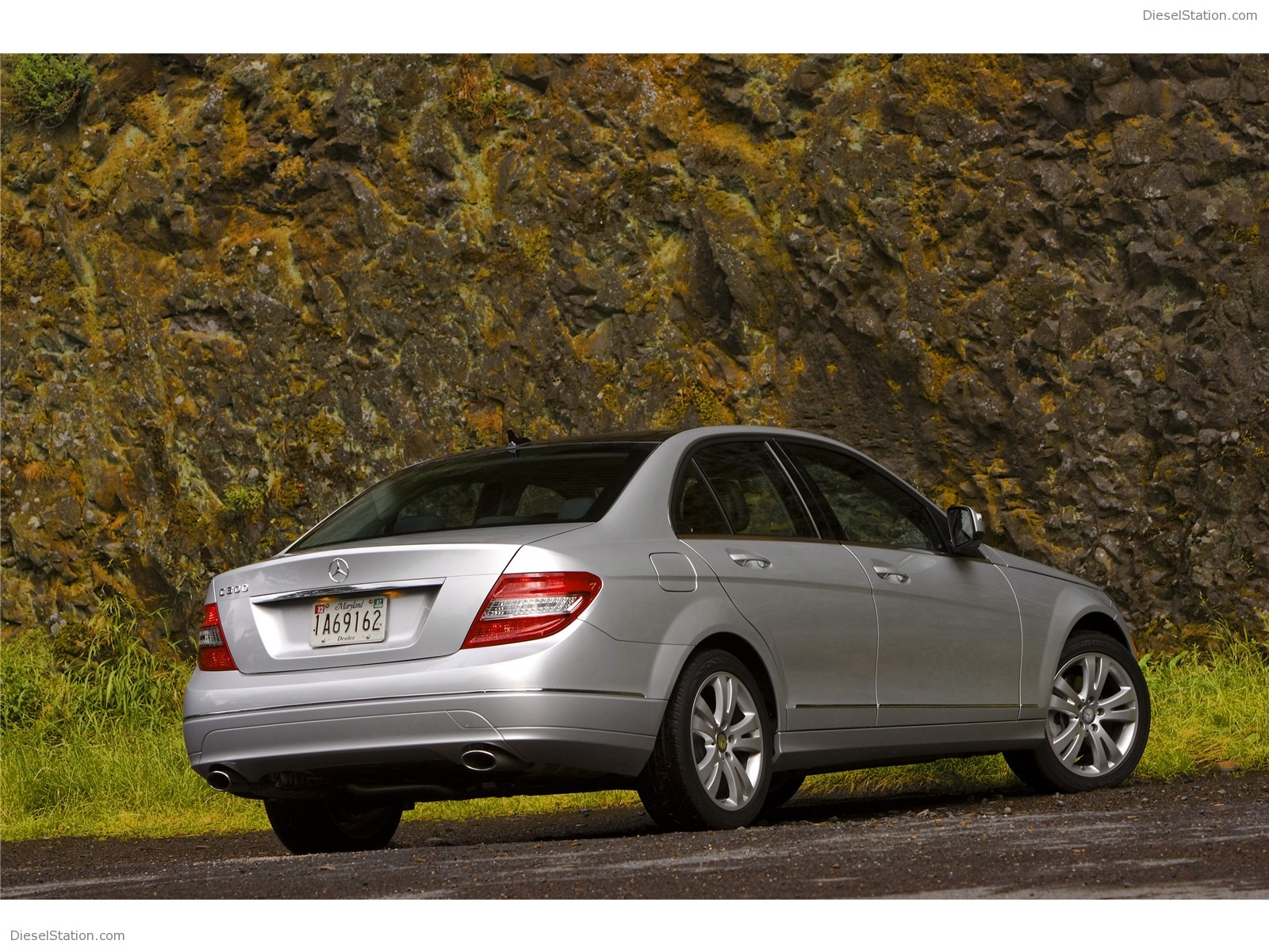 MERCEDES-BENZ C-CLASS ENHANCED FOR 2009 