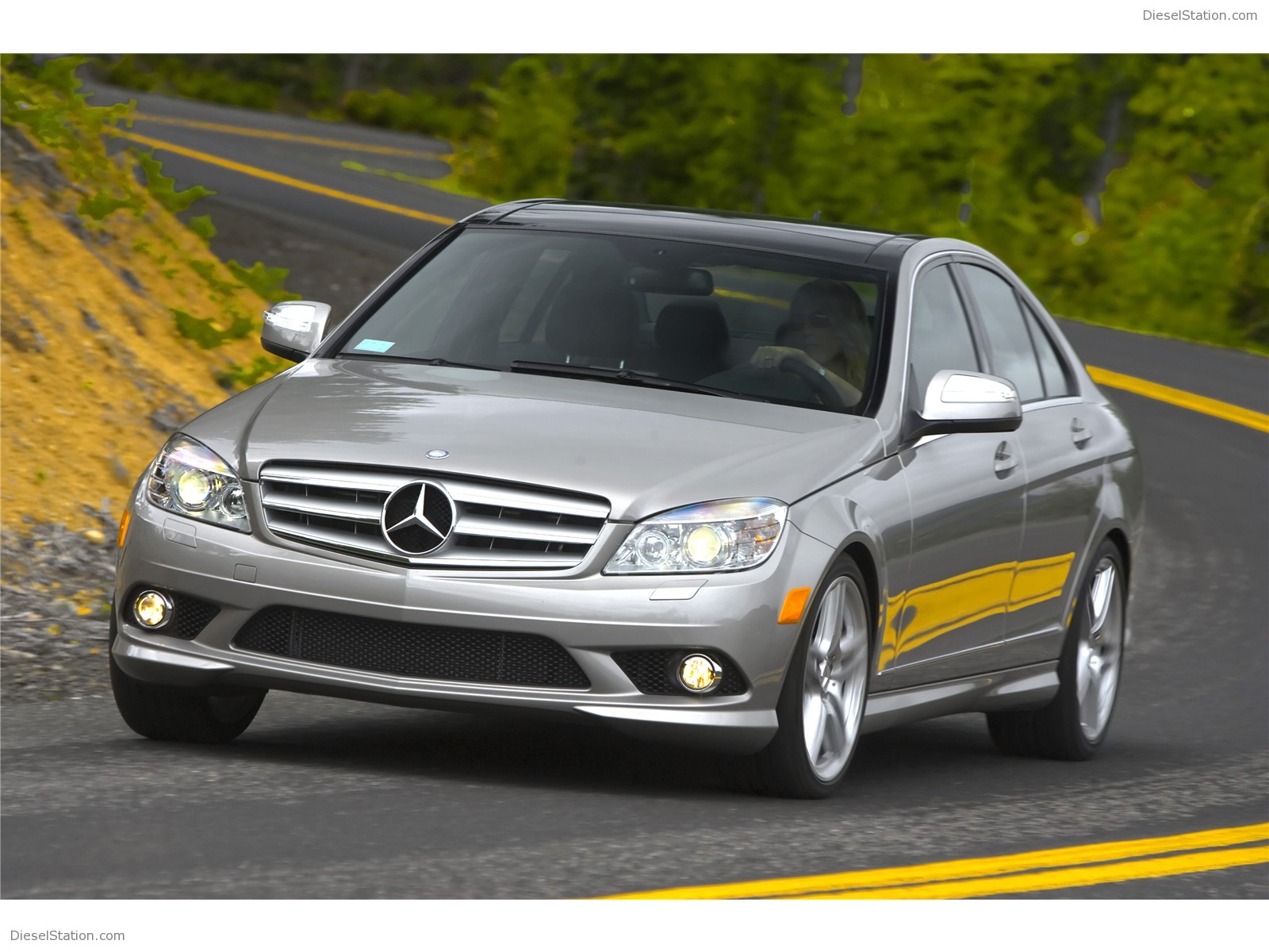 MERCEDES-BENZ C-CLASS ENHANCED FOR 2009 
