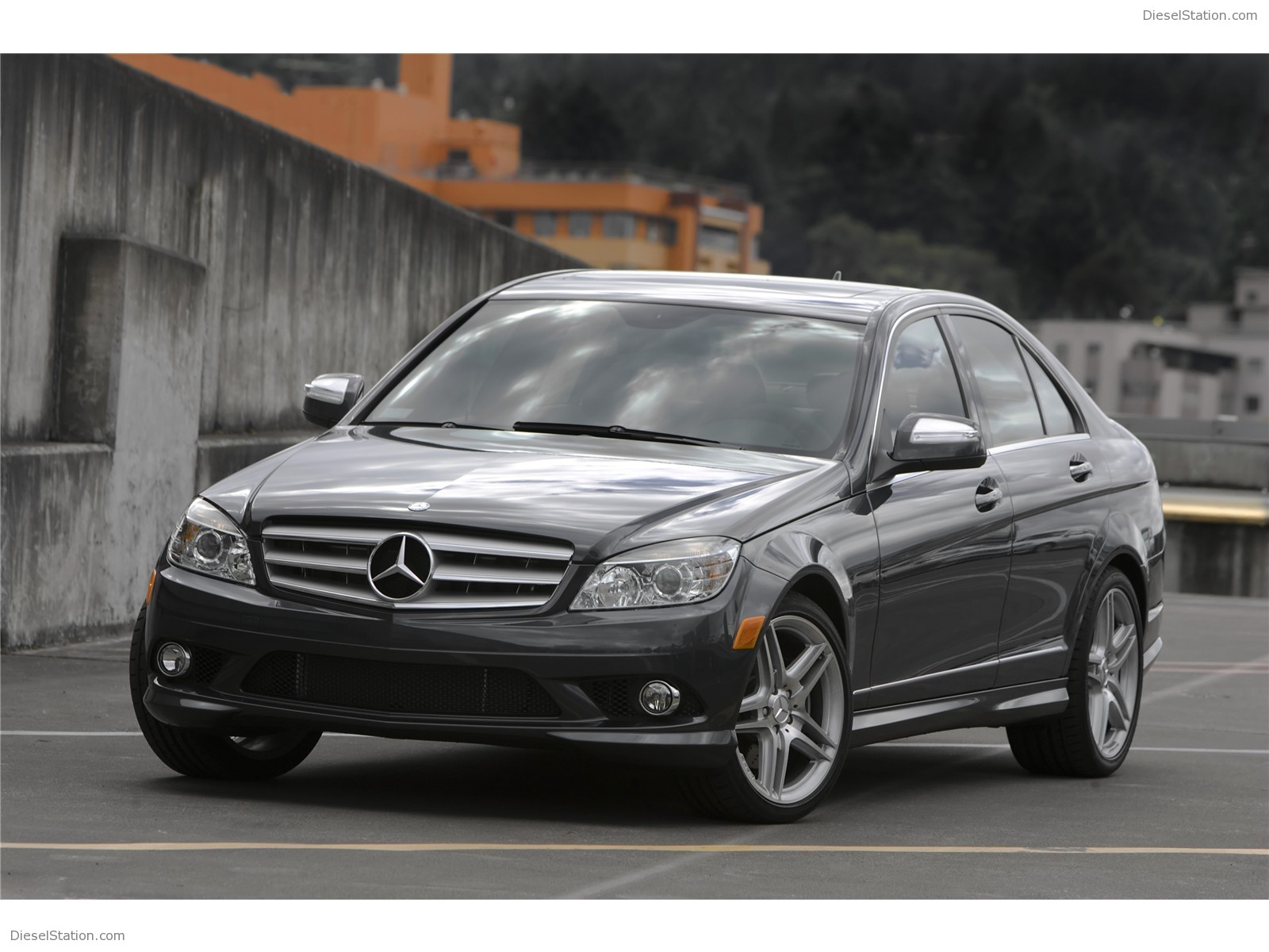 MERCEDES-BENZ C-CLASS ENHANCED FOR 2009 