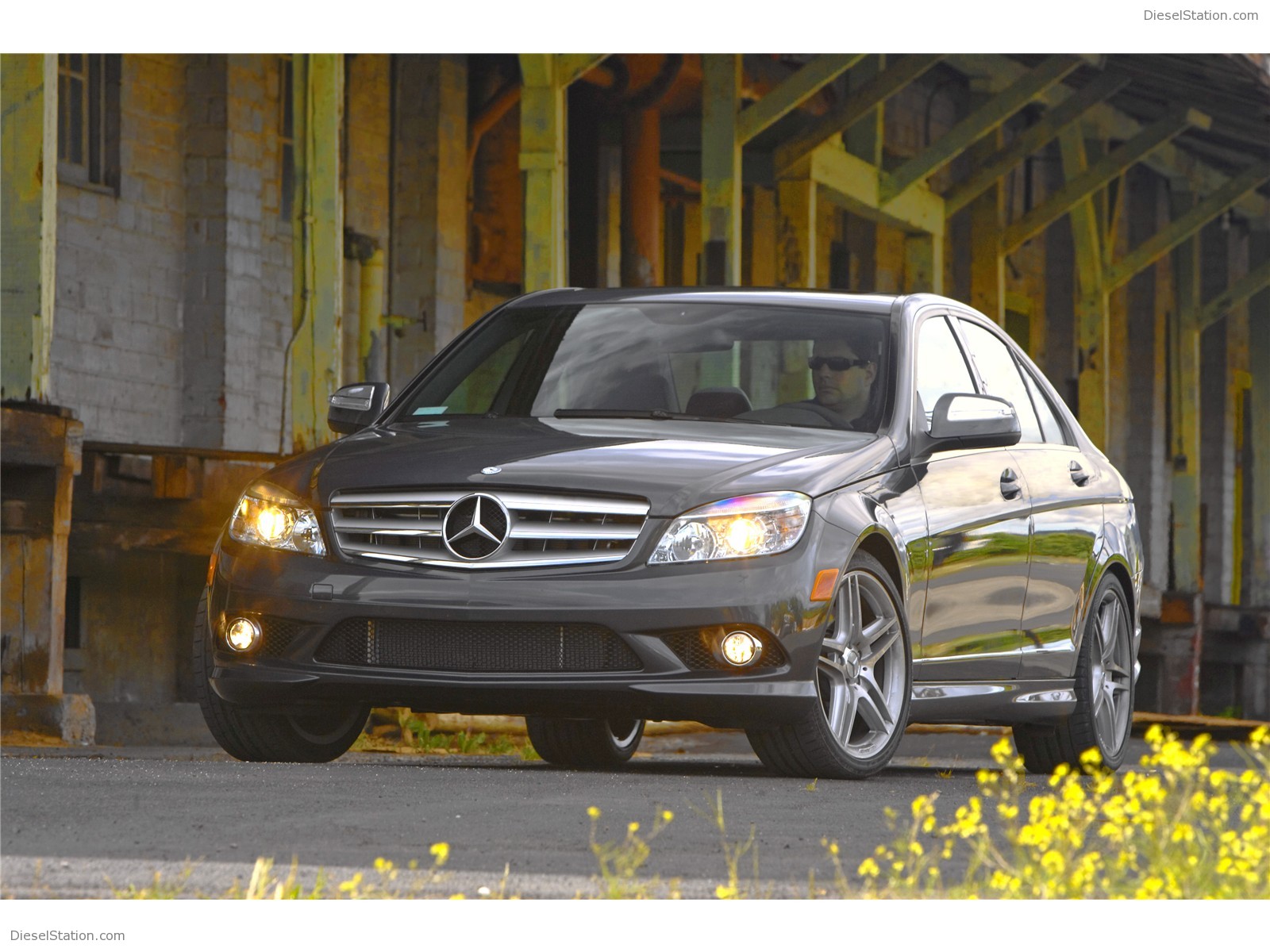 MERCEDES-BENZ C-CLASS ENHANCED FOR 2009 