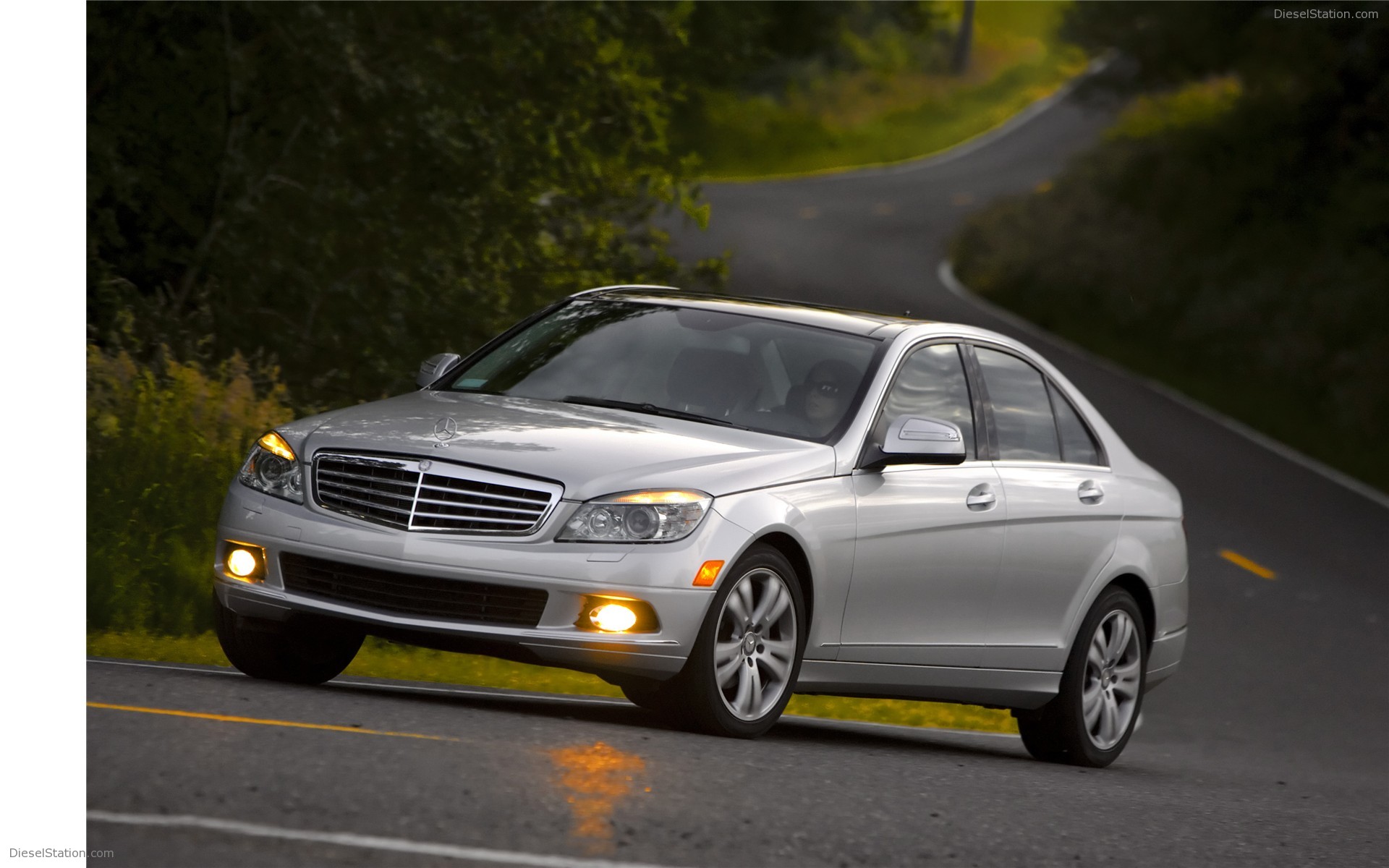MERCEDES-BENZ C-CLASS ENHANCED FOR 2009 