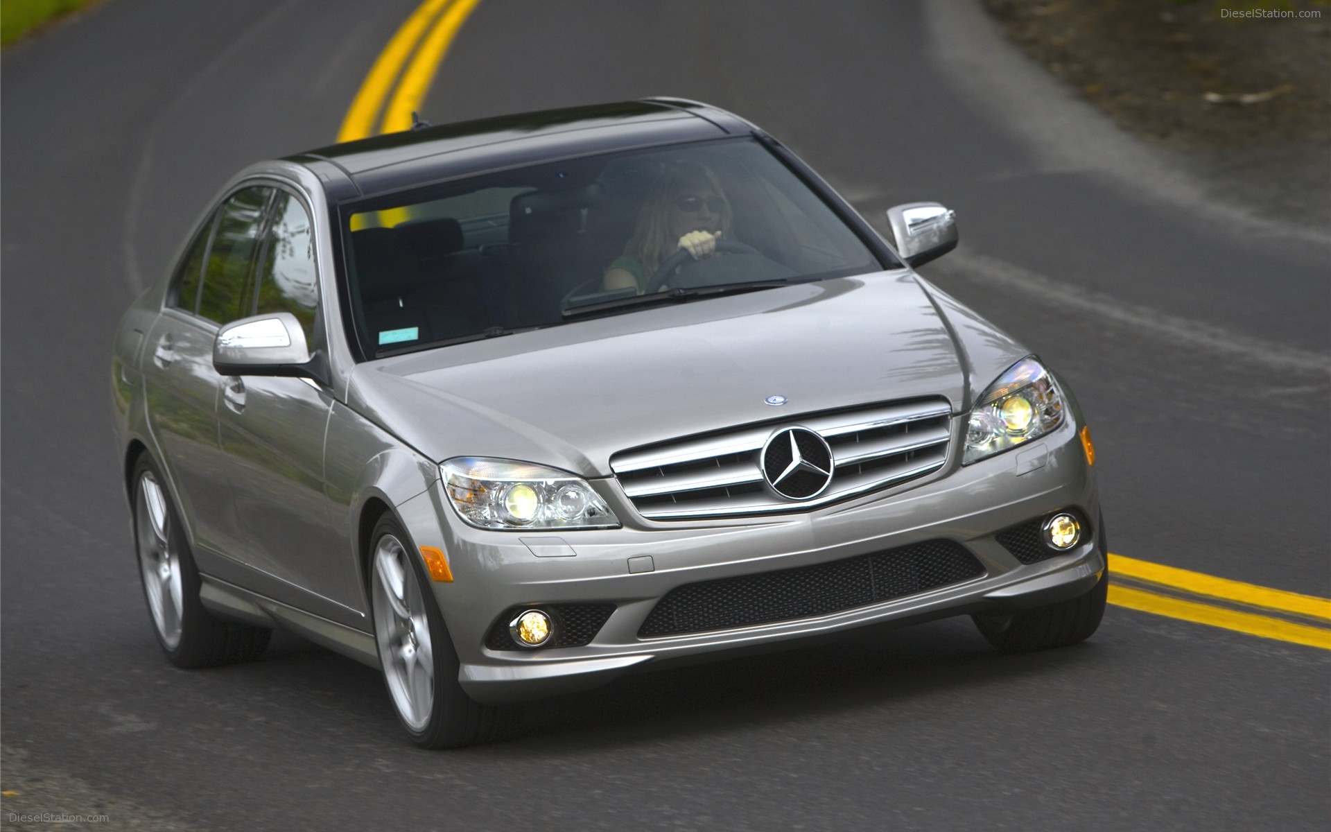 MERCEDES-BENZ C-CLASS ENHANCED FOR 2009 