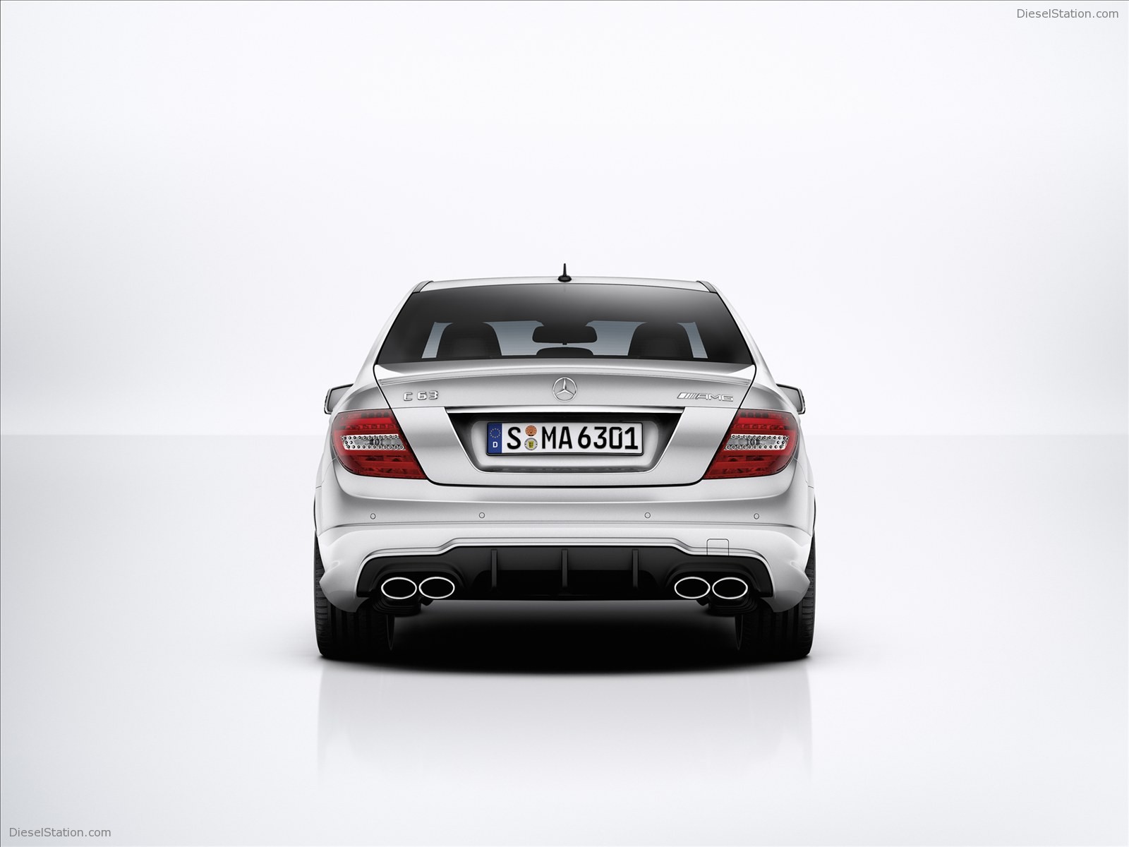 Mercedes-Benz C63 AMG Sedan 2012