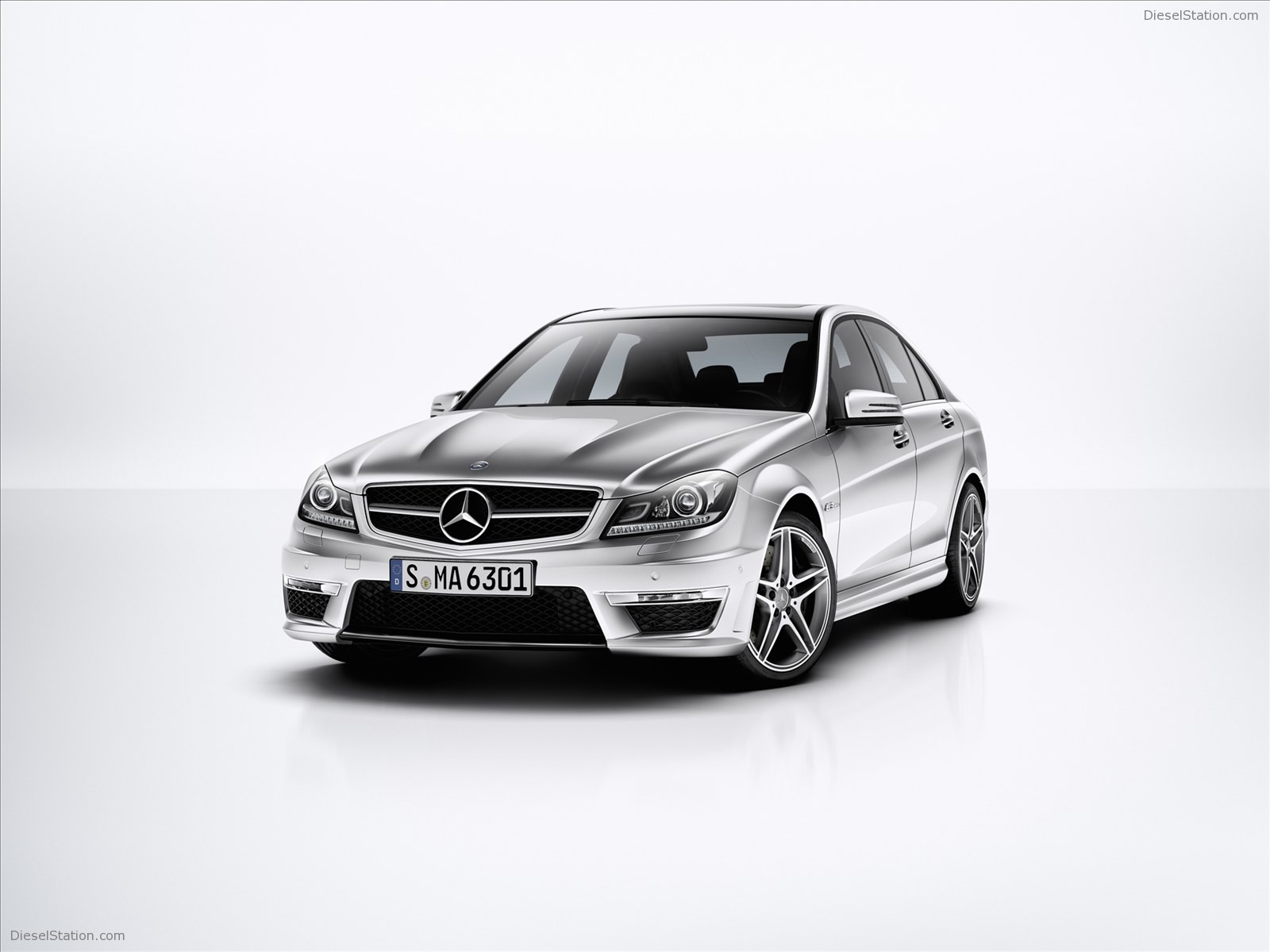 Mercedes-Benz C63 AMG Sedan 2012