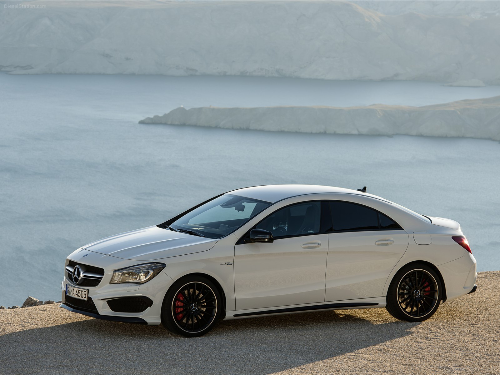 Mercedes-Benz CLA45 AMG 2014