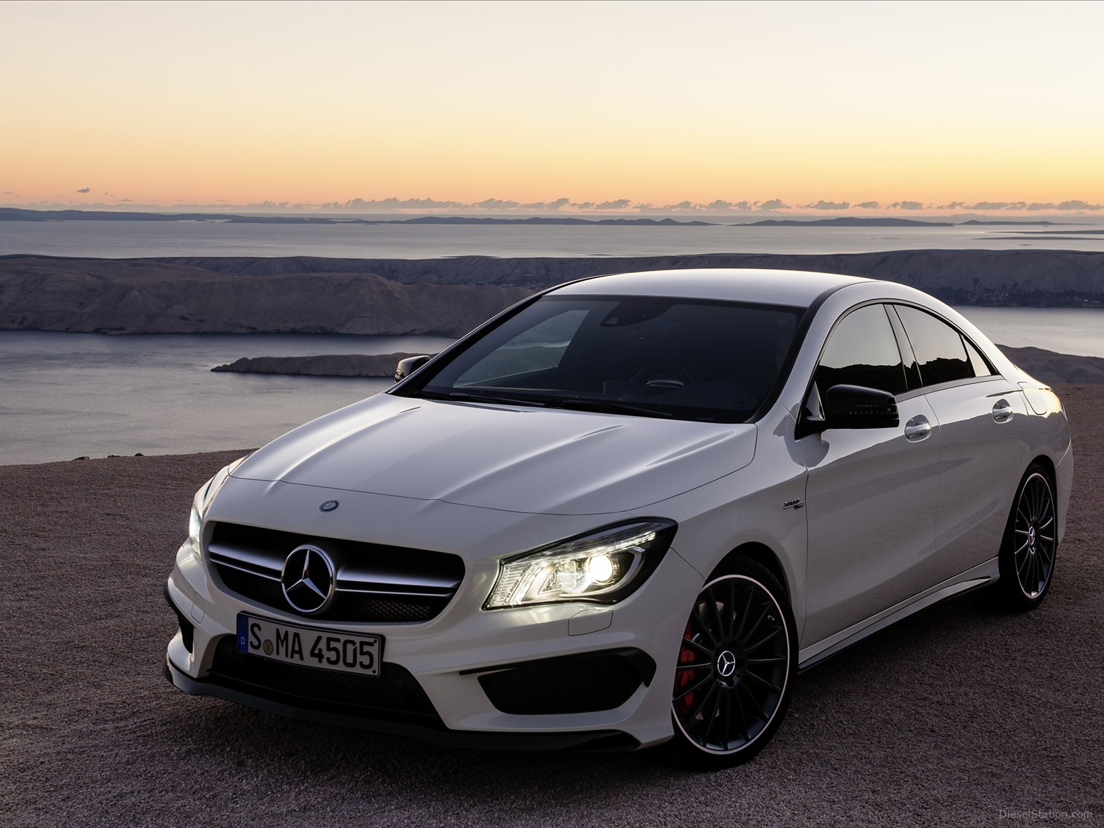Mercedes-Benz CLA45 AMG 2014