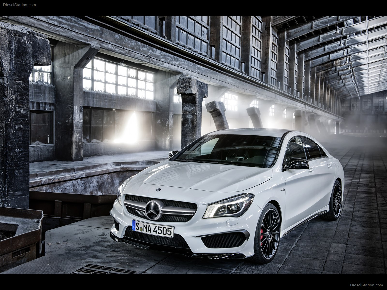 Mercedes-Benz CLA45 AMG 2014