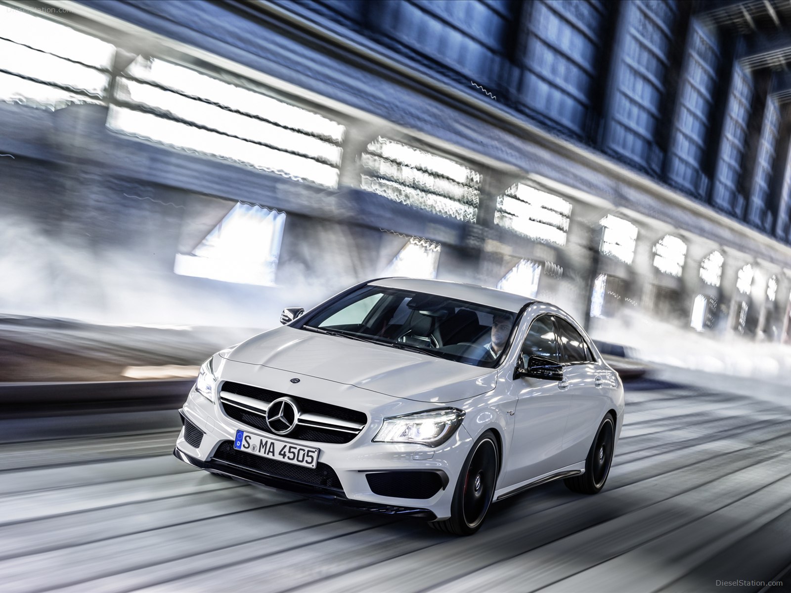 Mercedes-Benz CLA45 AMG 2014
