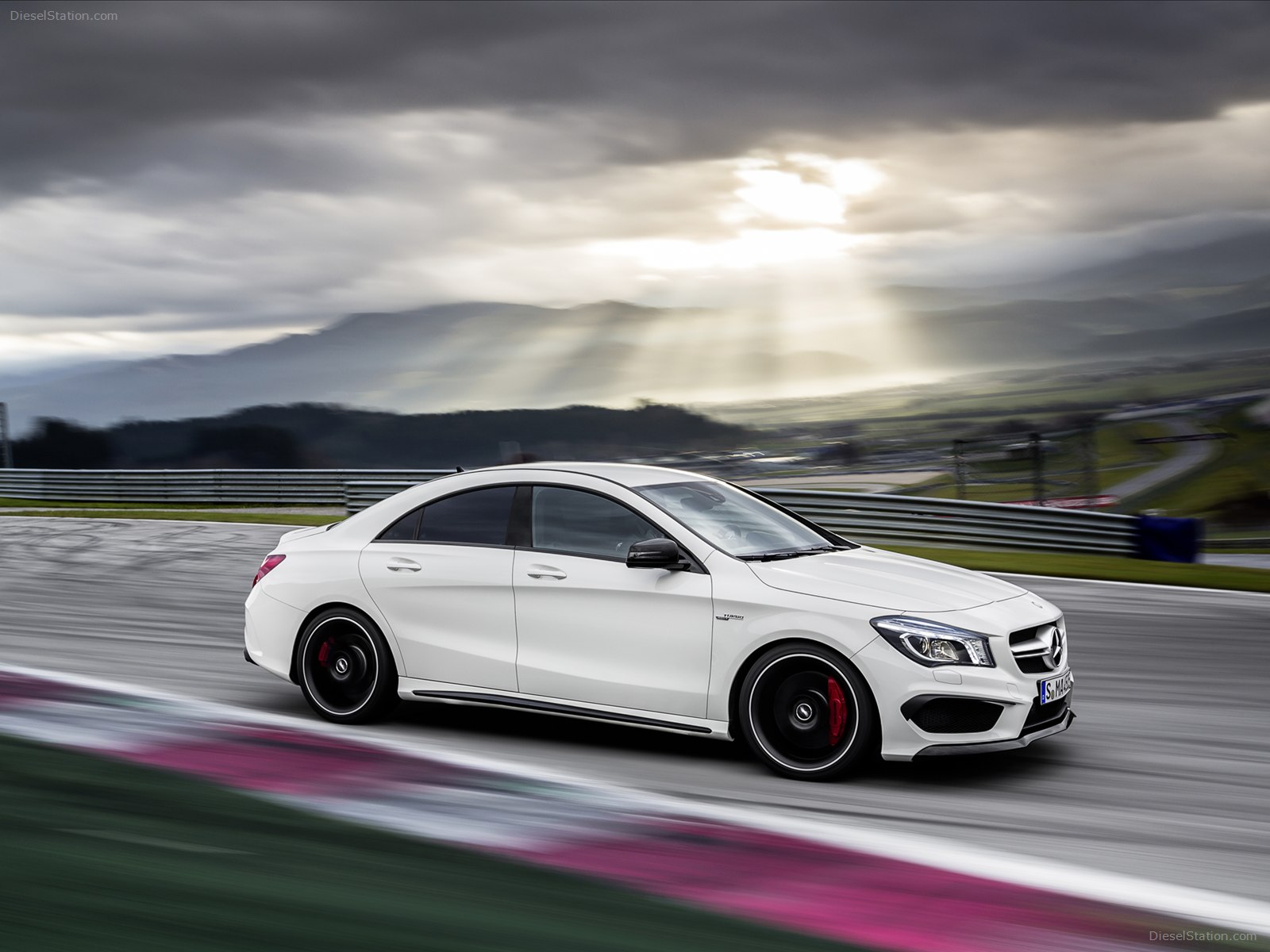 Mercedes-Benz CLA45 AMG 2014