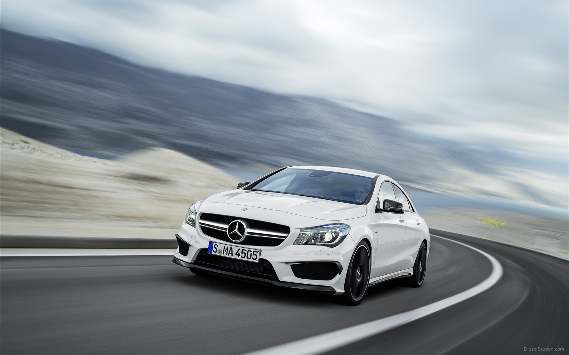 Mercedes-Benz CLA45 AMG 2014