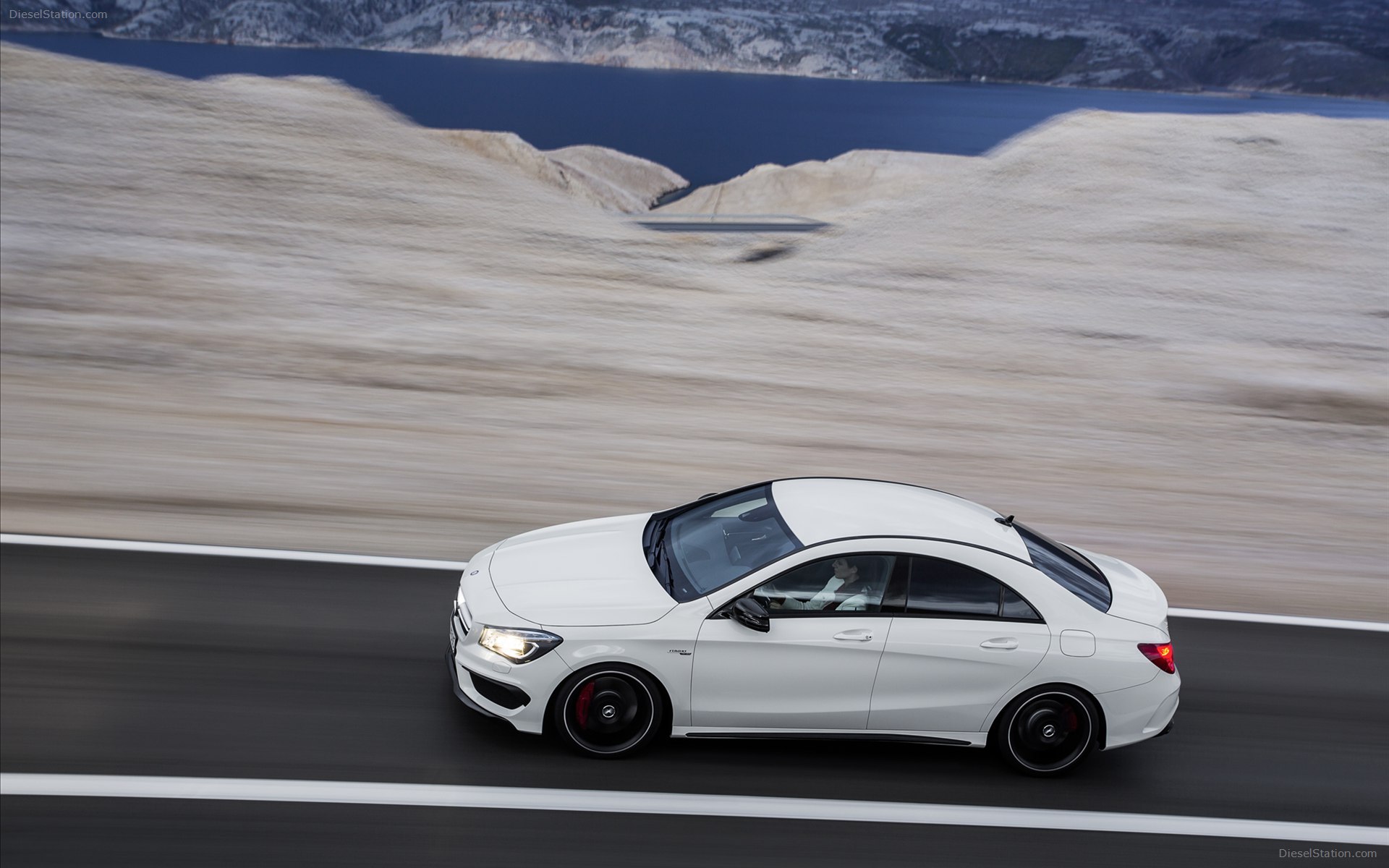 Mercedes-Benz CLA45 AMG 2014