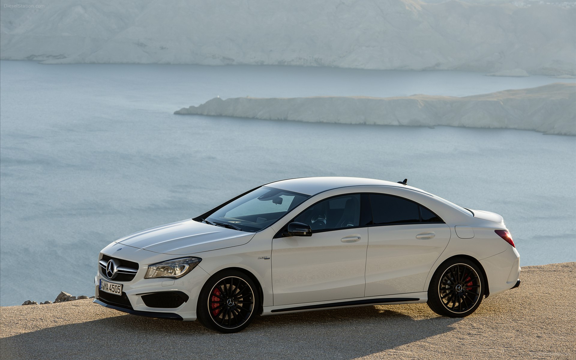 Mercedes-Benz CLA45 AMG 2014