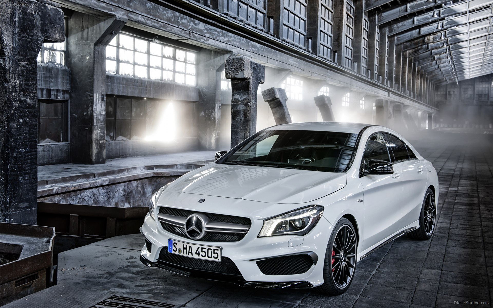 Mercedes-Benz CLA45 AMG 2014