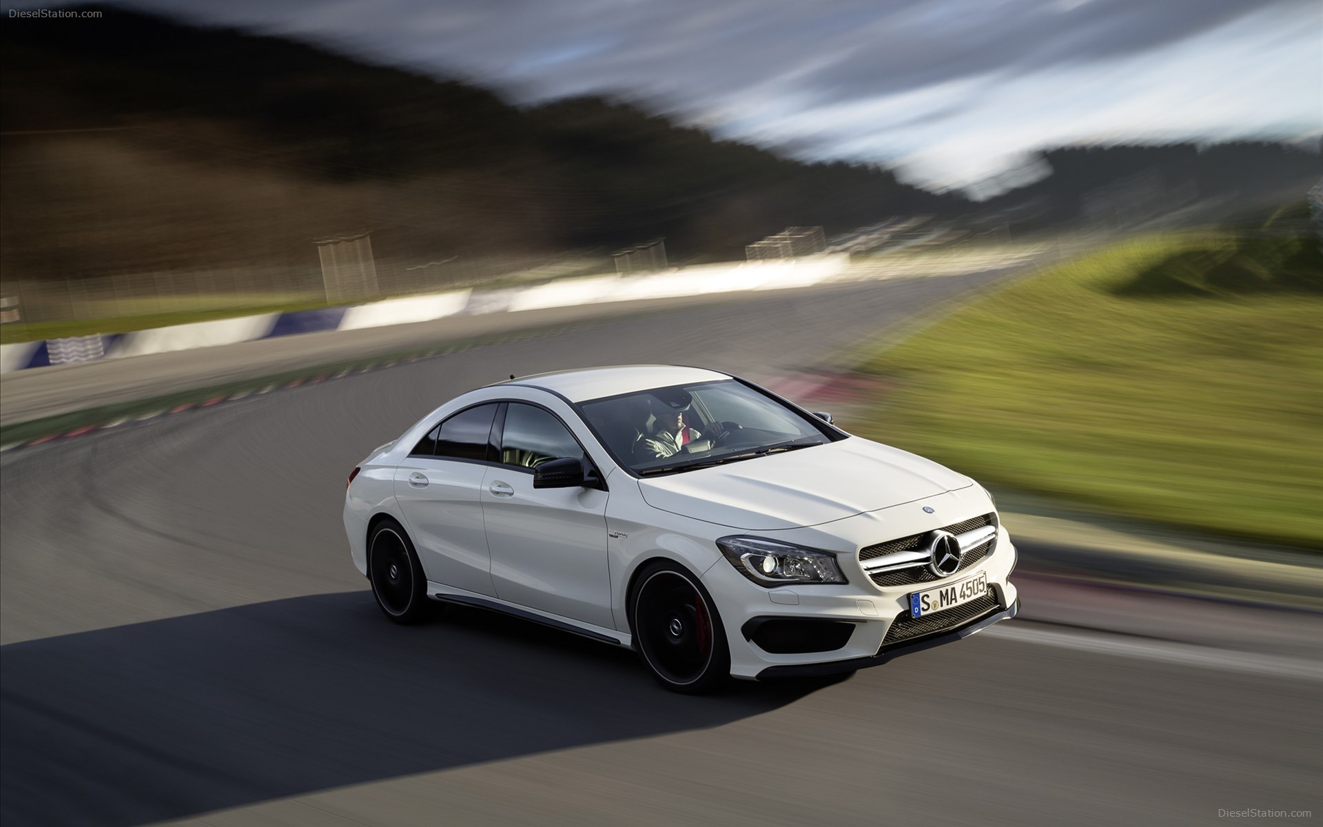 Mercedes-Benz CLA45 AMG 2014