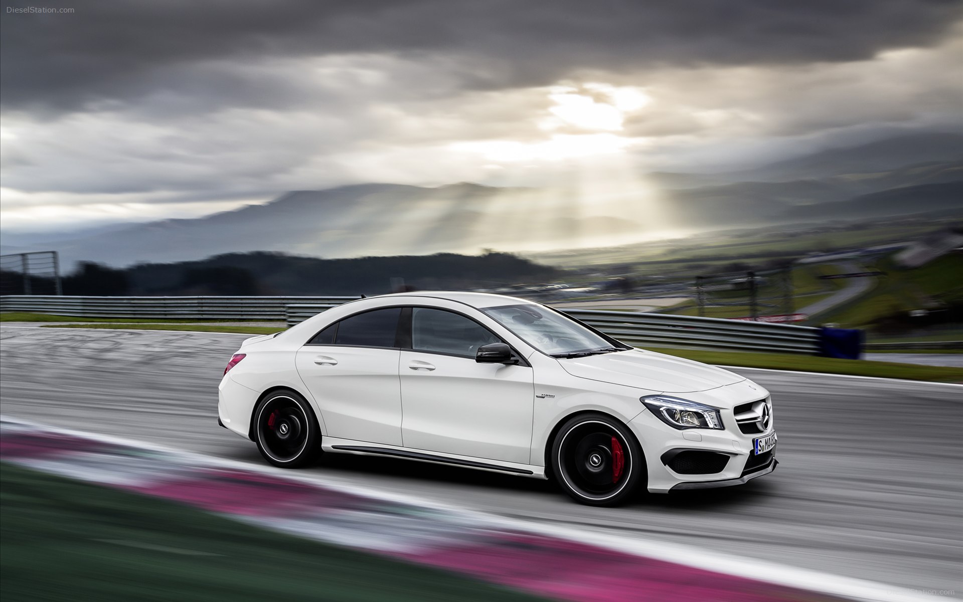 Mercedes-Benz CLA45 AMG 2014