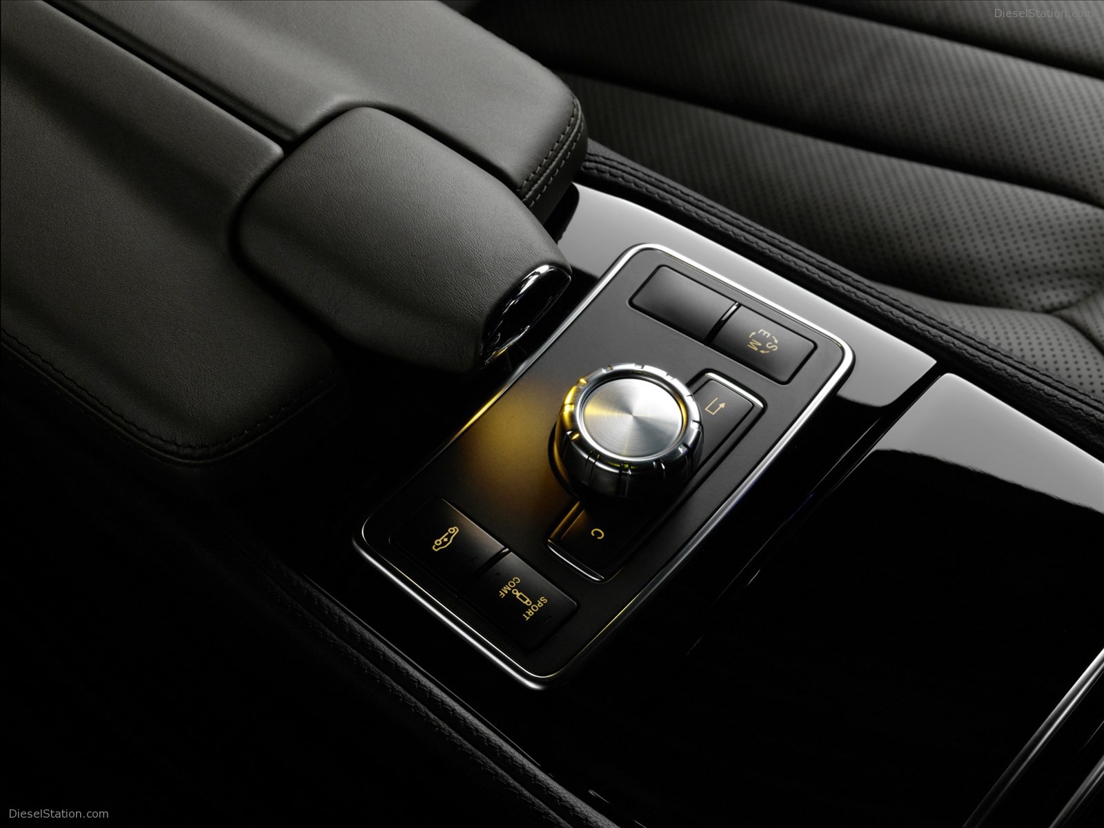 Mercedes-Benz CLS-Class 2012
