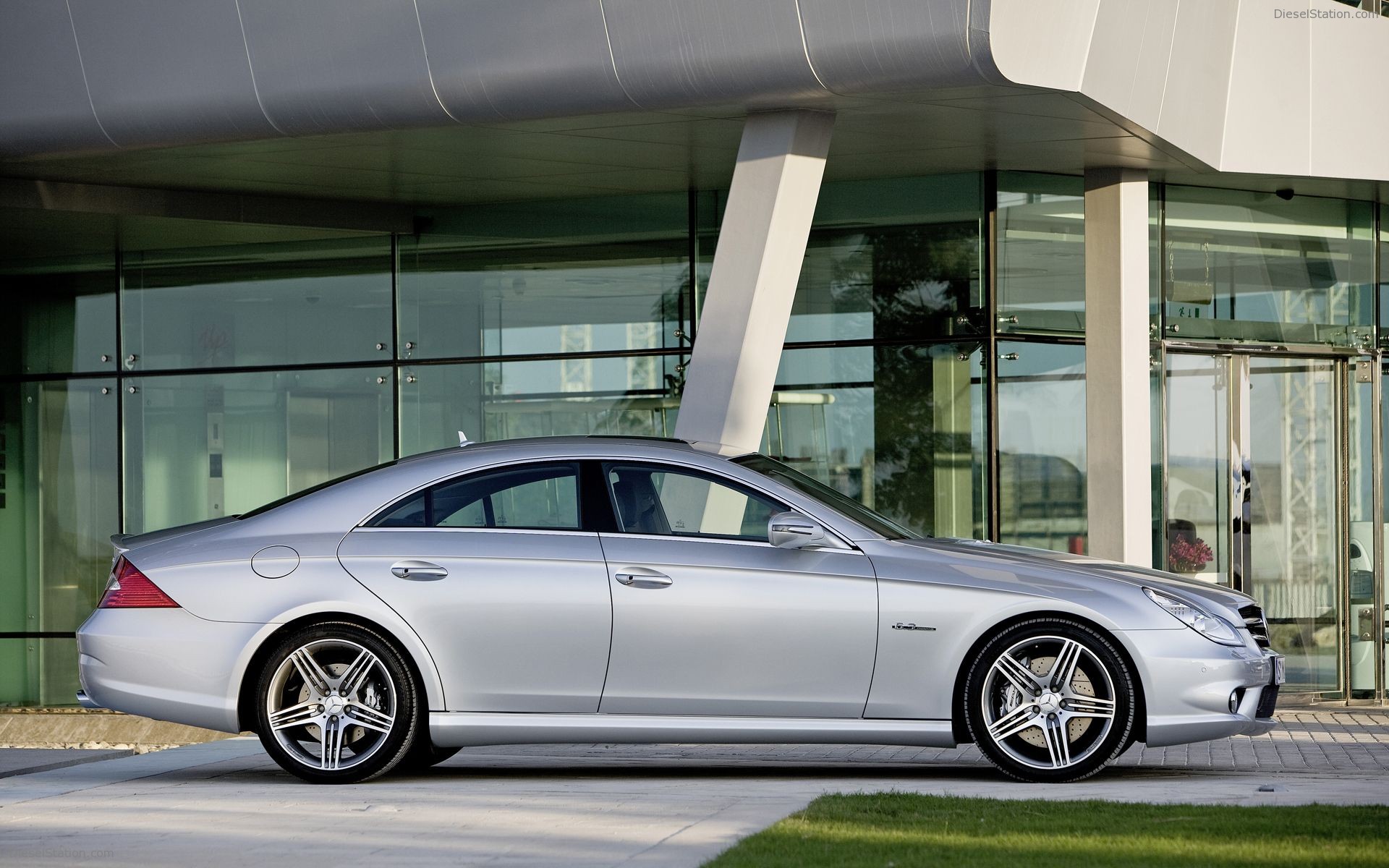 2009 Mercedes-Benz CLS Coupe Wallpapers 2009 Mercedes-Benz CLS Coupe Wallpapers