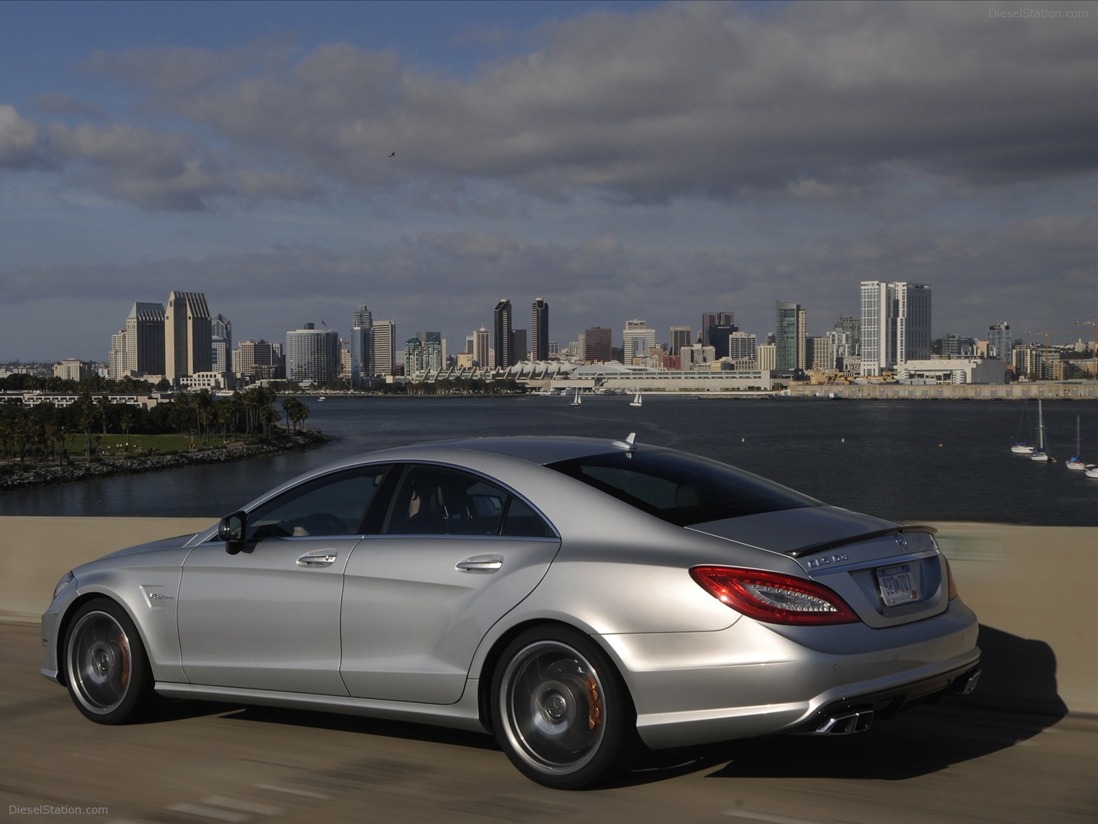 Mercedes-Benz CLS63 AMG US Version 2012