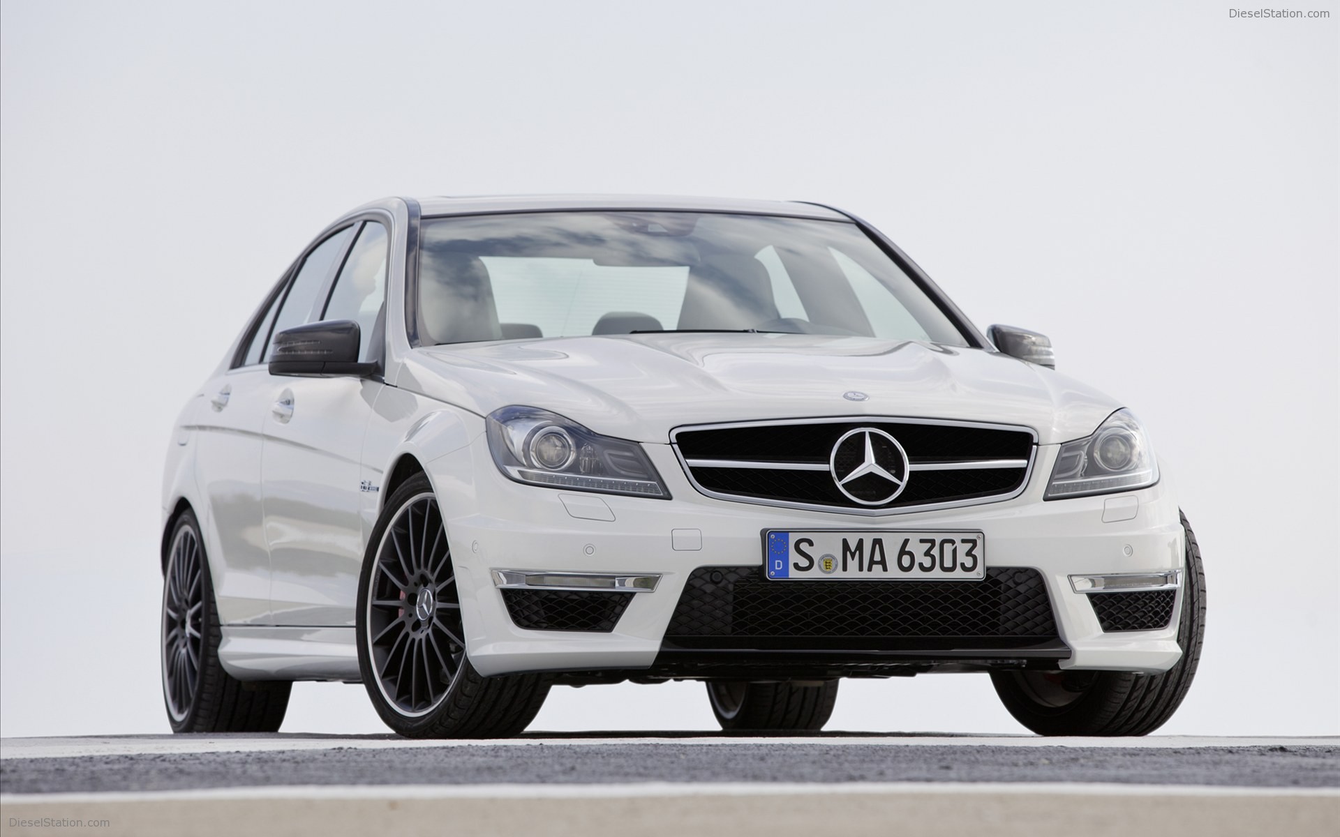 Mercedes-Benz CLS63 AMG US Version 2012