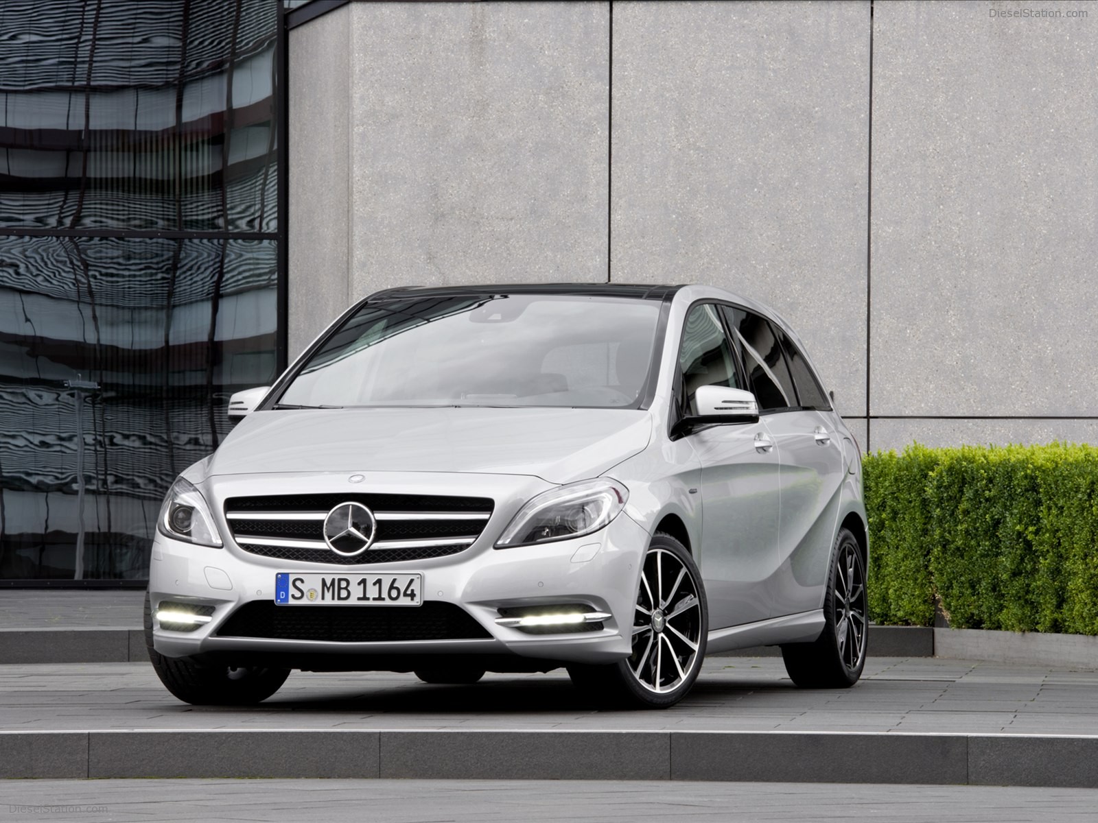Mercedes Benz Compact Sports Tourer The New B Class 2012 Mercedes Benz Compact Sports Tourer The New B Class 2012