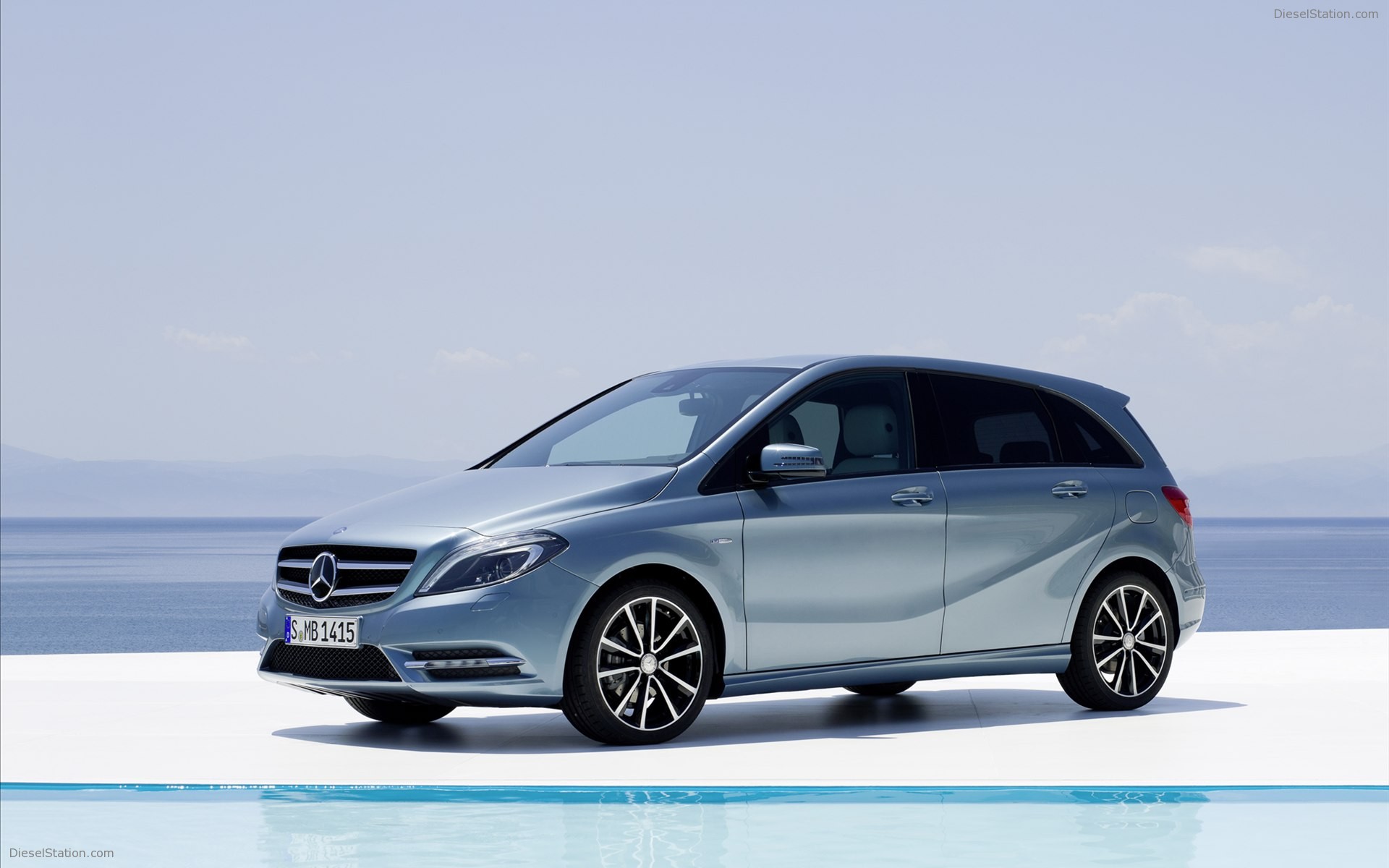 Mercedes Benz Compact Sports Tourer The New B Class 2012 Mercedes Benz Compact Sports Tourer The New B Class 2012