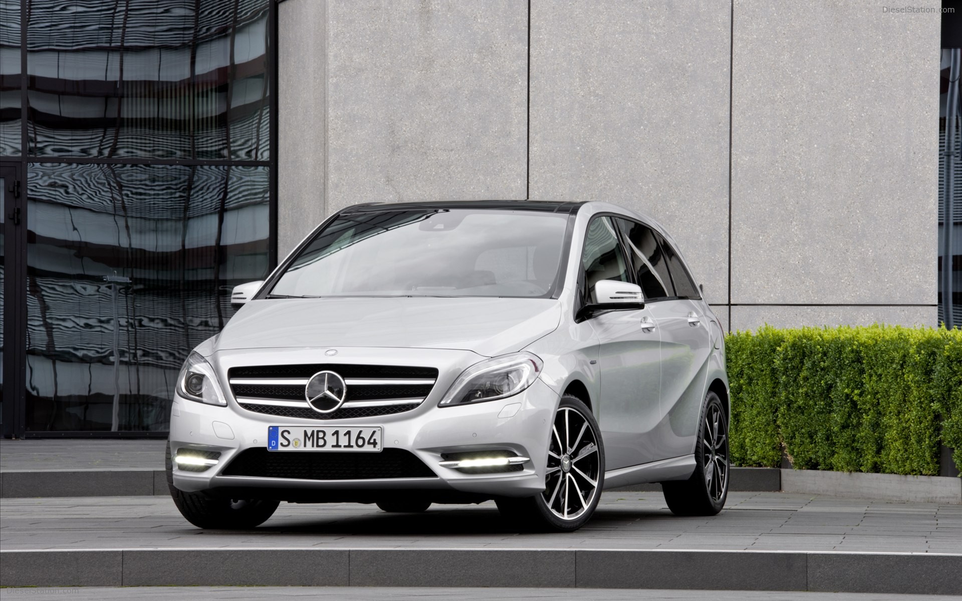 Mercedes Benz Compact Sports Tourer The New B Class 2012 Mercedes Benz Compact Sports Tourer The New B Class 2012