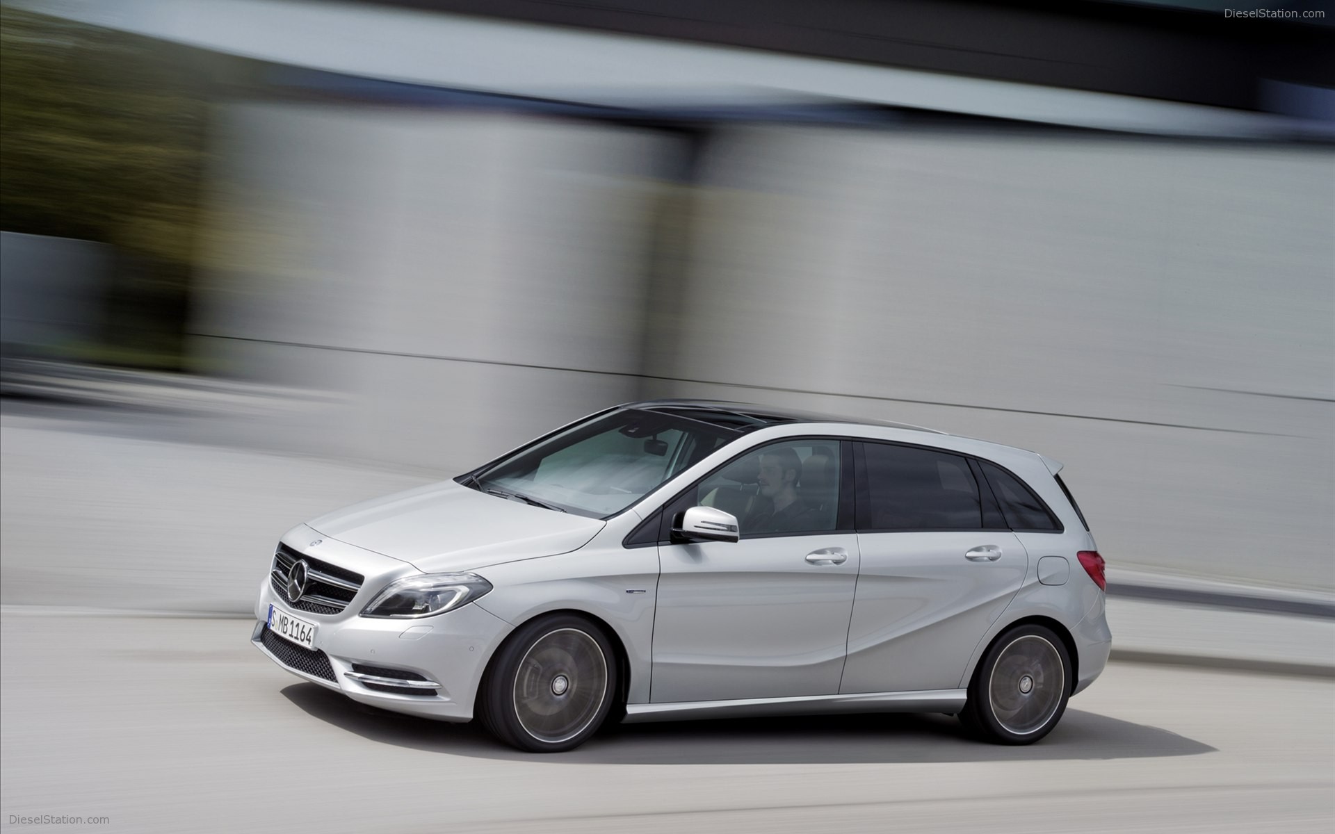 Mercedes Benz Compact Sports Tourer The New B Class 2012 Mercedes Benz Compact Sports Tourer The New B Class 2012