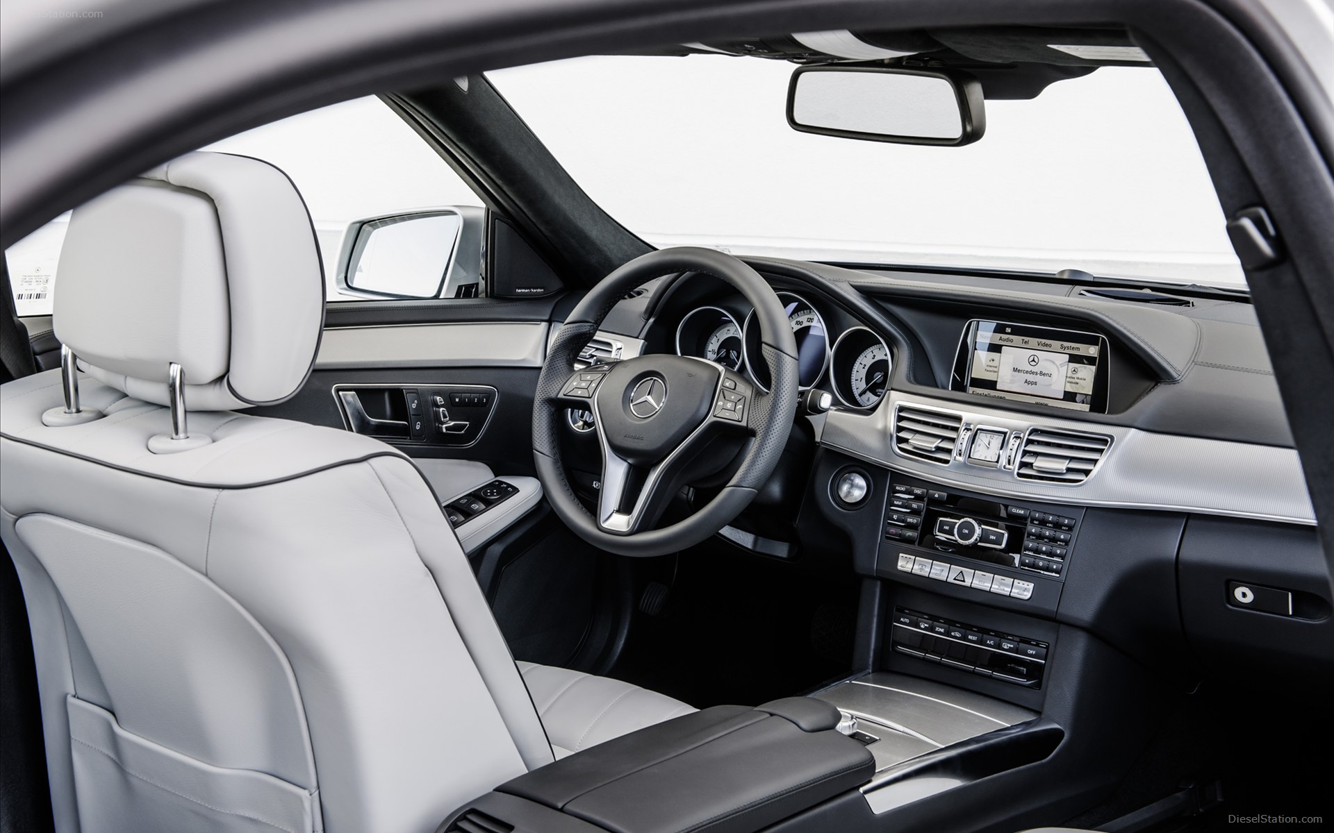 Mercedes Benz E-Class Sedan 2014