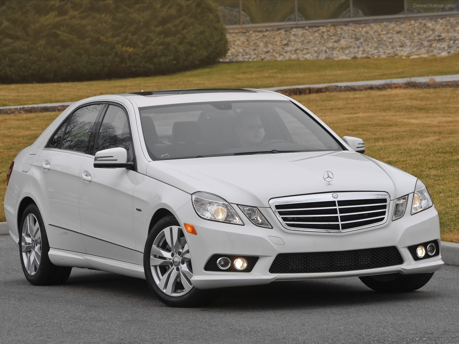 Mercedes-Benz E350 2011
