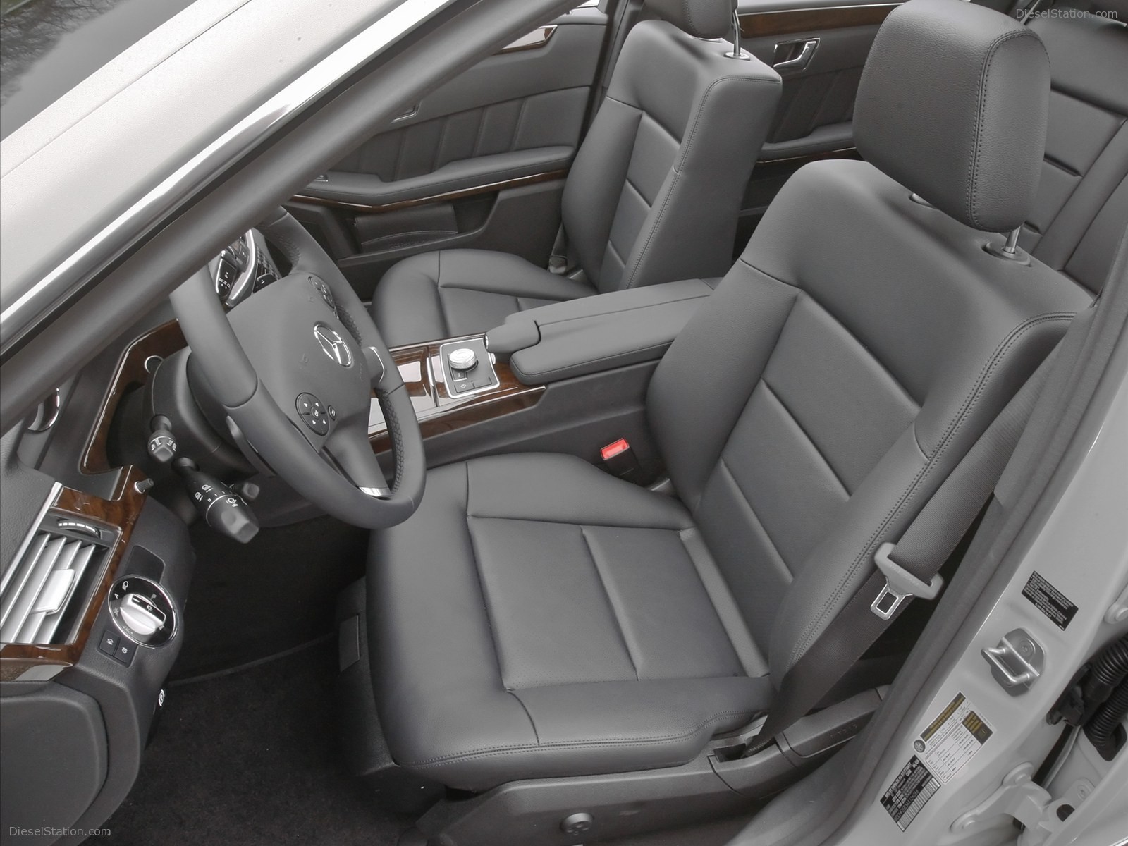 Mercedes-Benz E350 2011