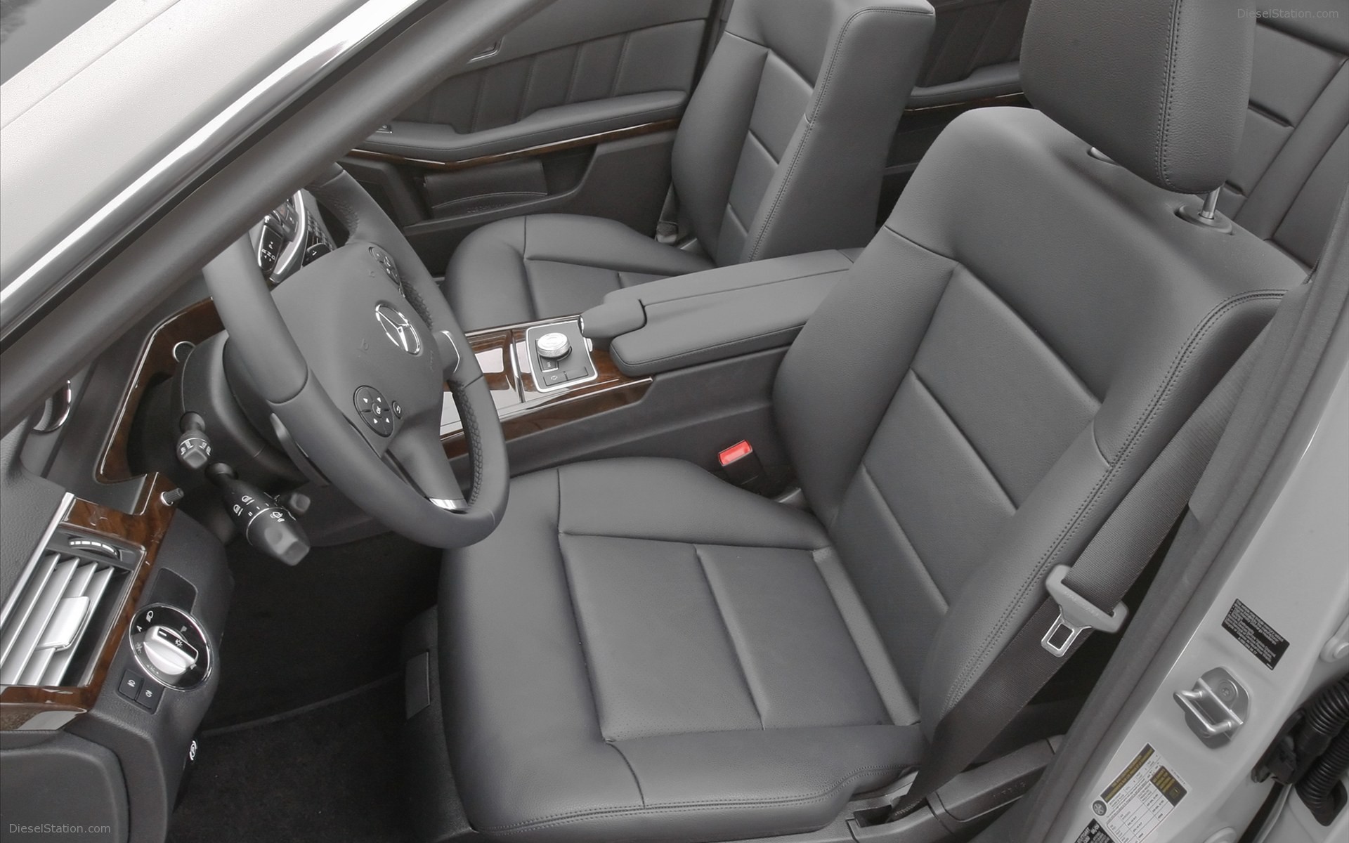 Mercedes-Benz E350 2011