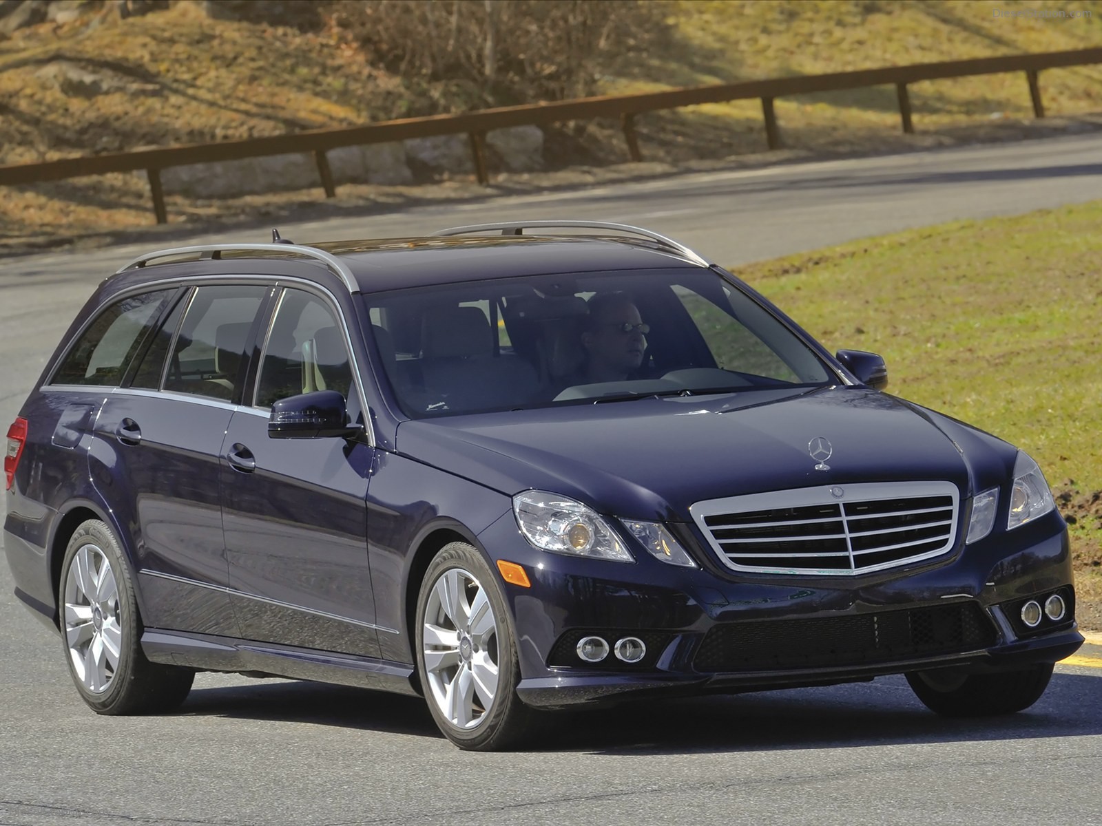 Mercedes-Benz E350 4MATIC Wagon 2011