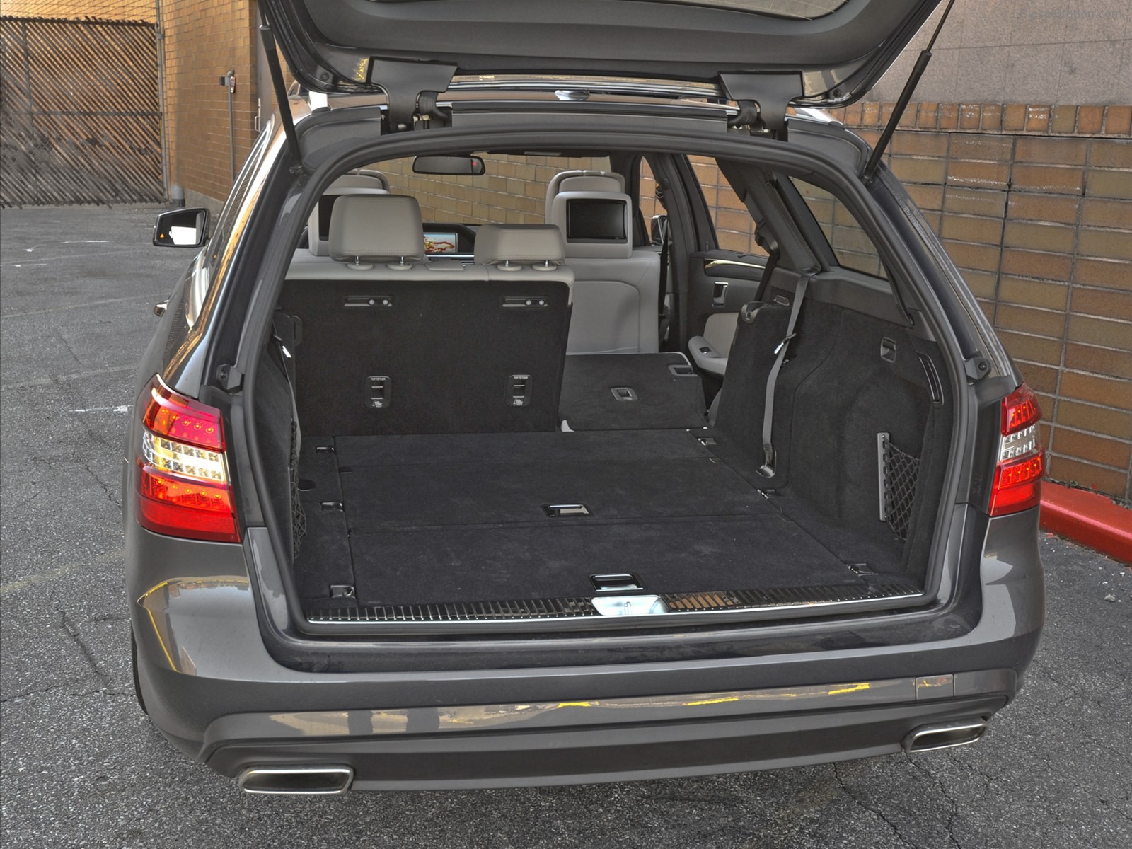 Mercedes-Benz E350 4MATIC Wagon 2011