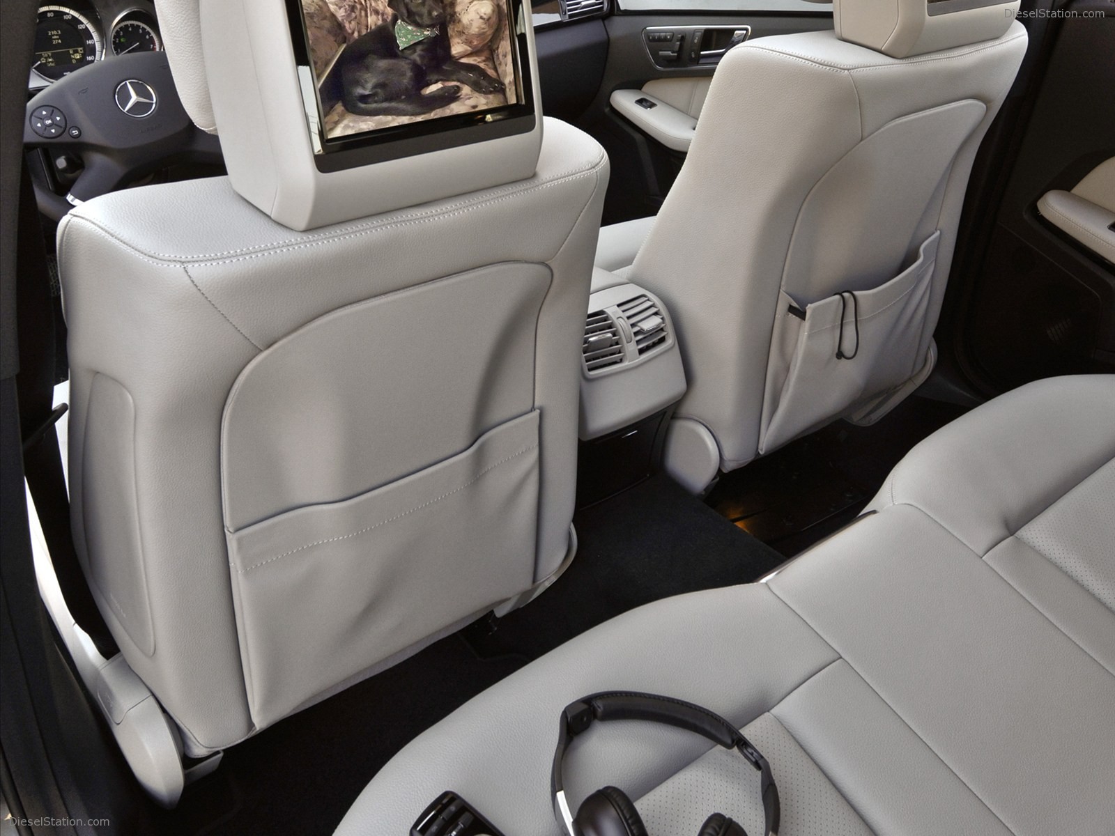 Mercedes-Benz E350 4MATIC Wagon 2011