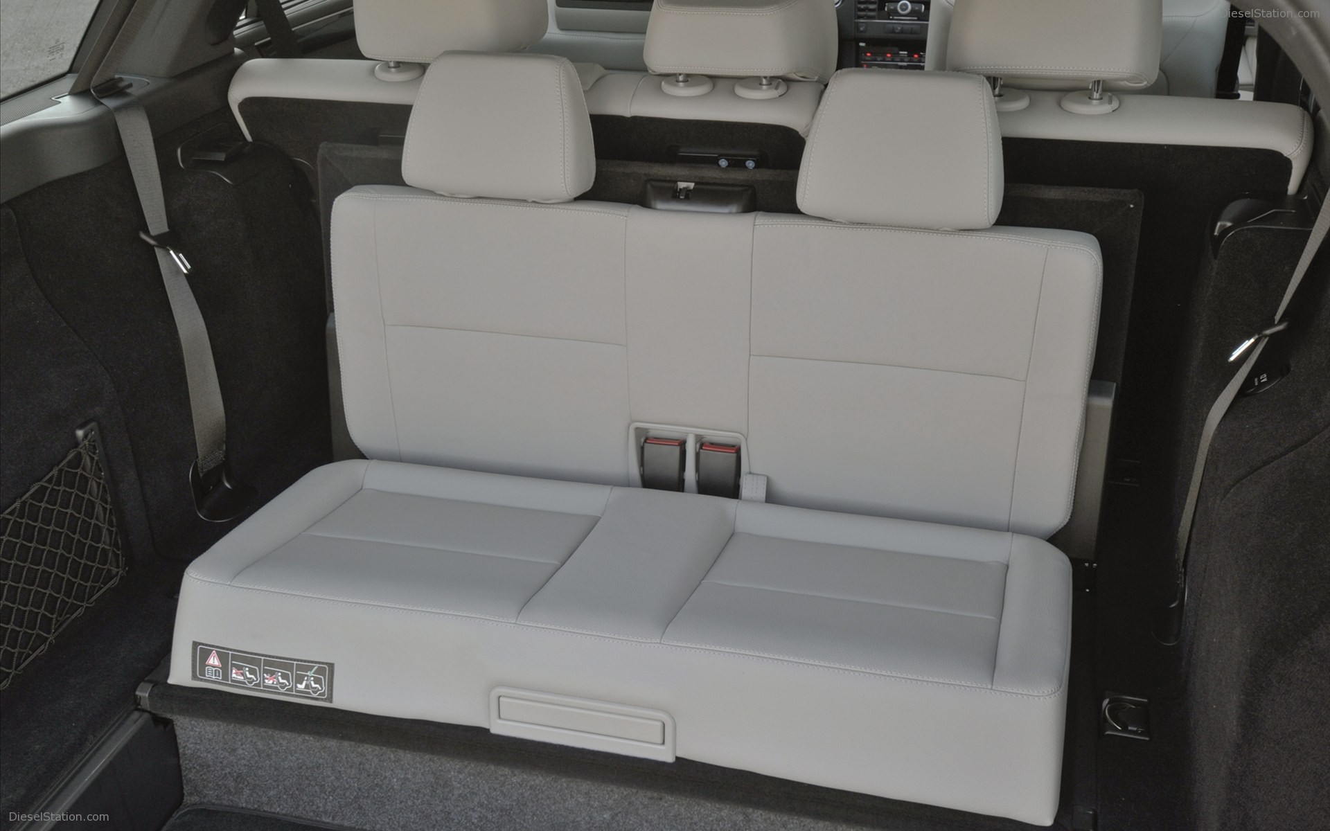 Mercedes-Benz E350 4MATIC Wagon 2011