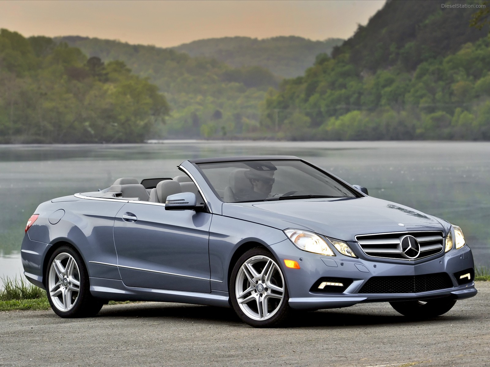 Mercedes Benz E550 Cabriolet 2011