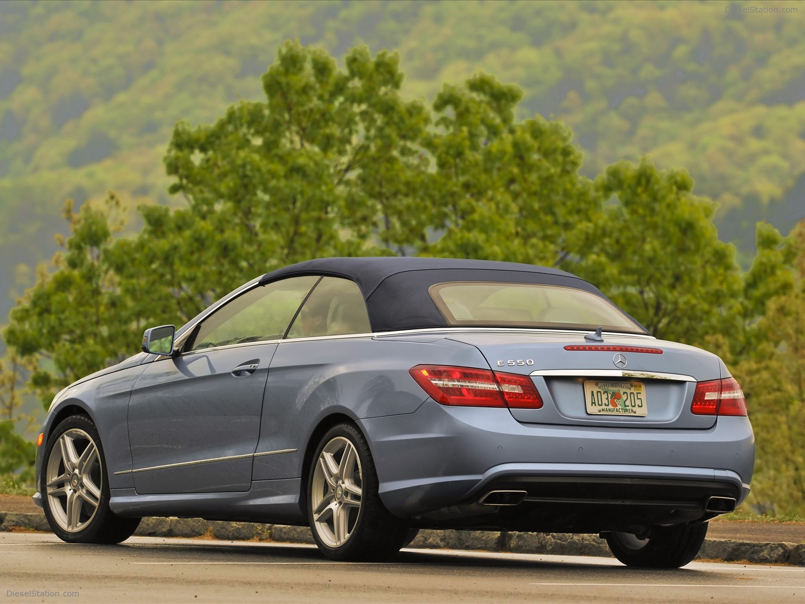 Mercedes Benz E550 Cabriolet 2011