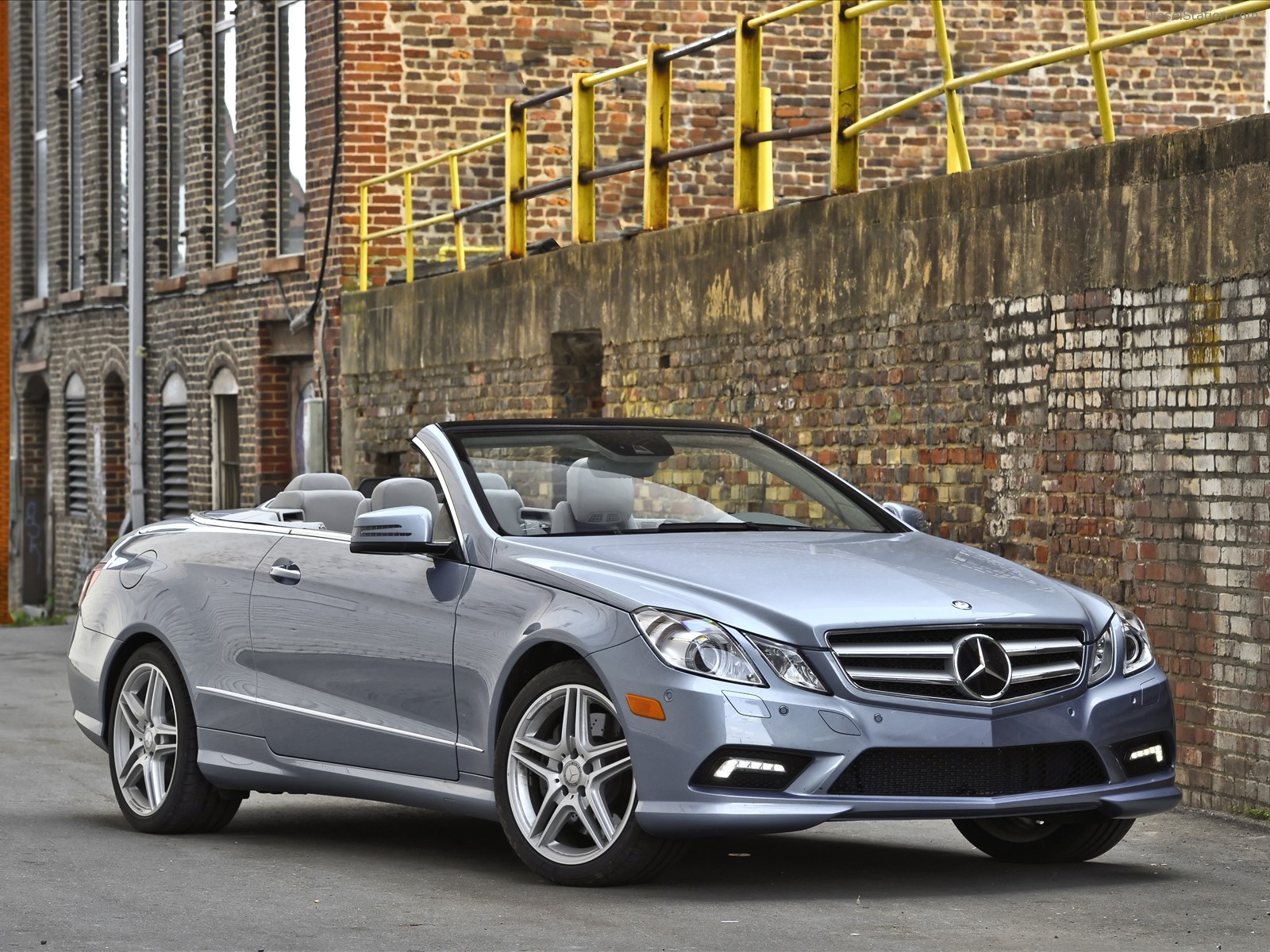 Mercedes Benz E550 Cabriolet 2011