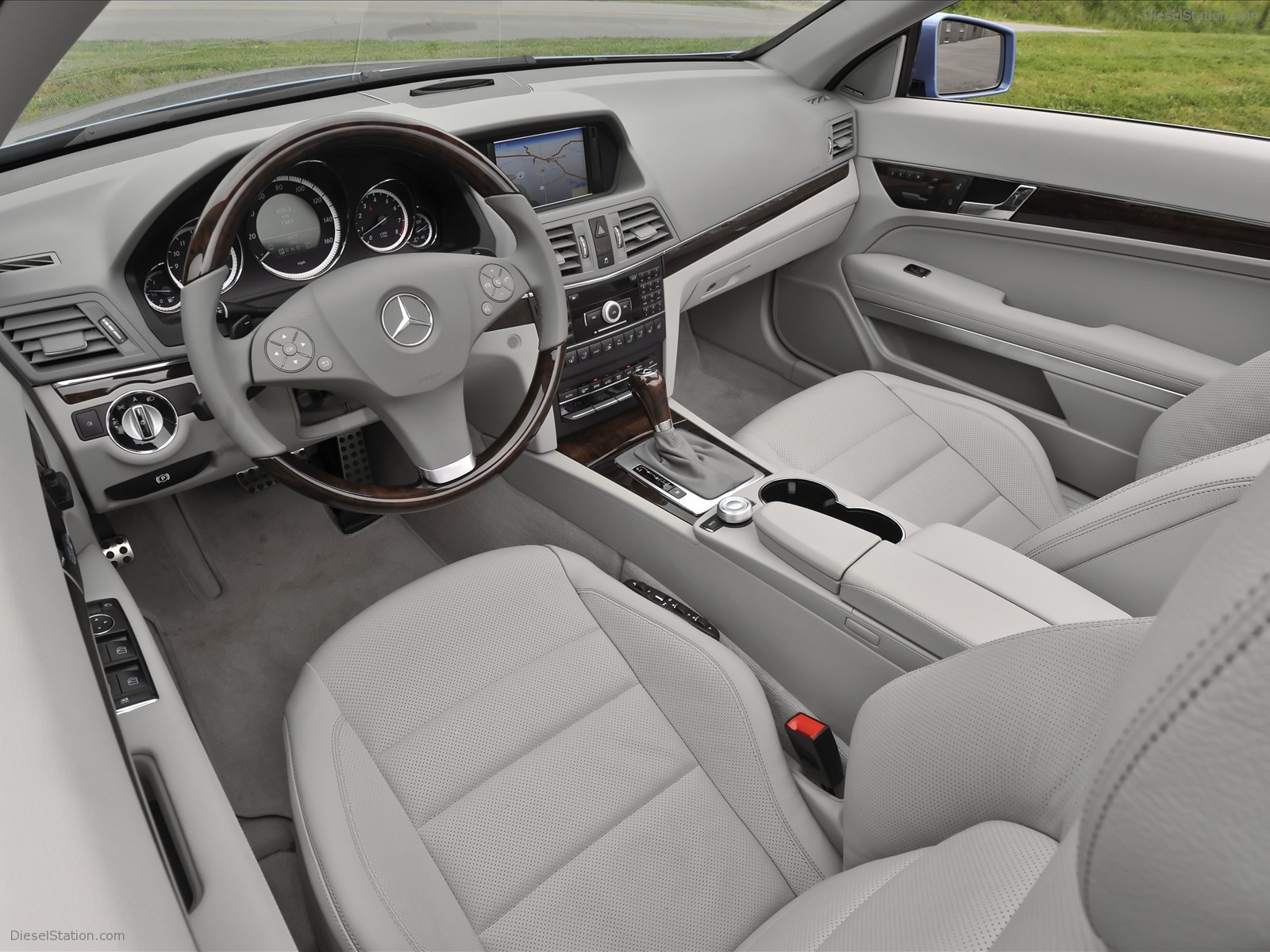 Mercedes Benz E550 Cabriolet 2011